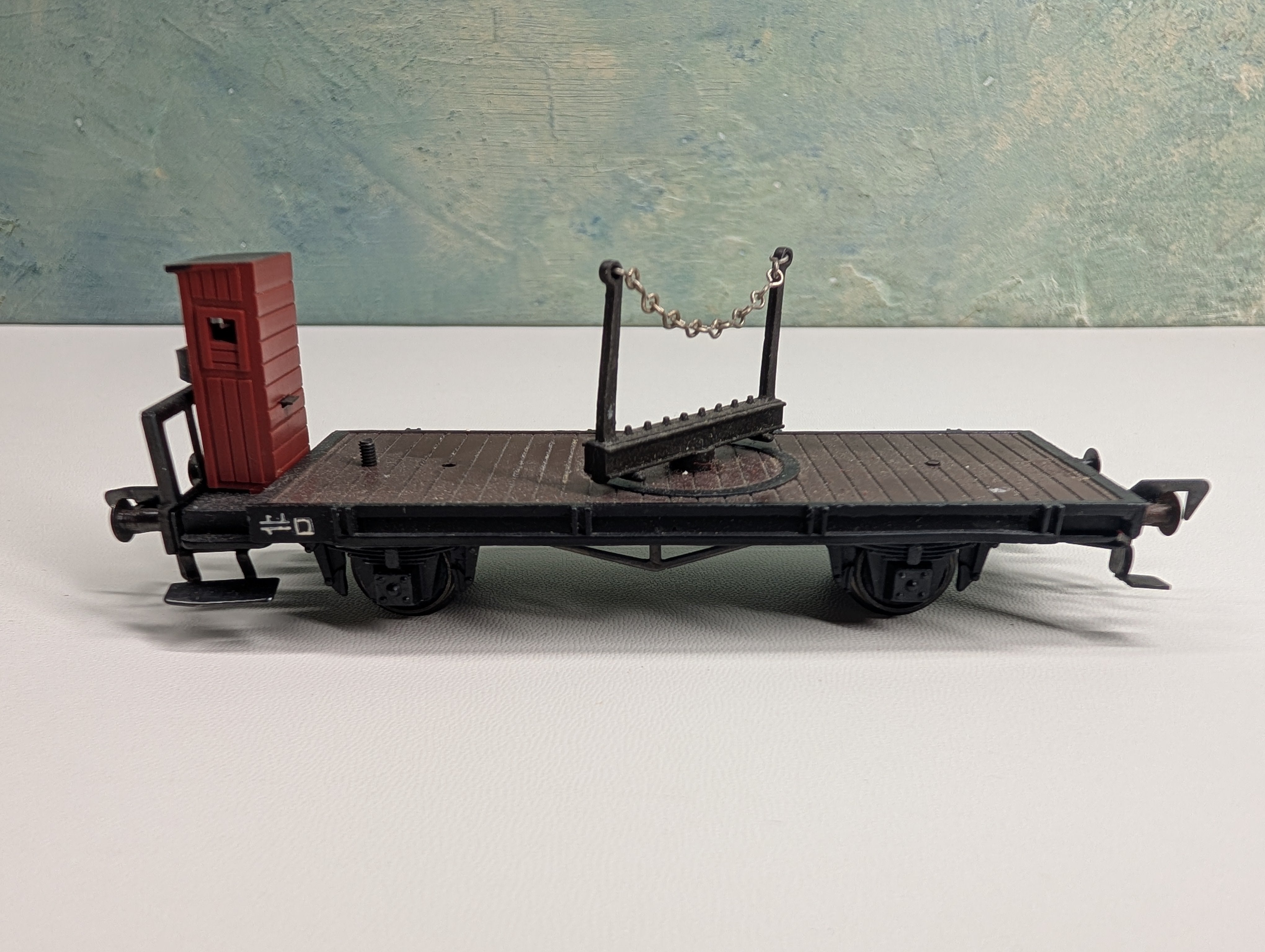 USED Fleischmann HO Scale Turntable Flat Car w/ Brakeman's Cab