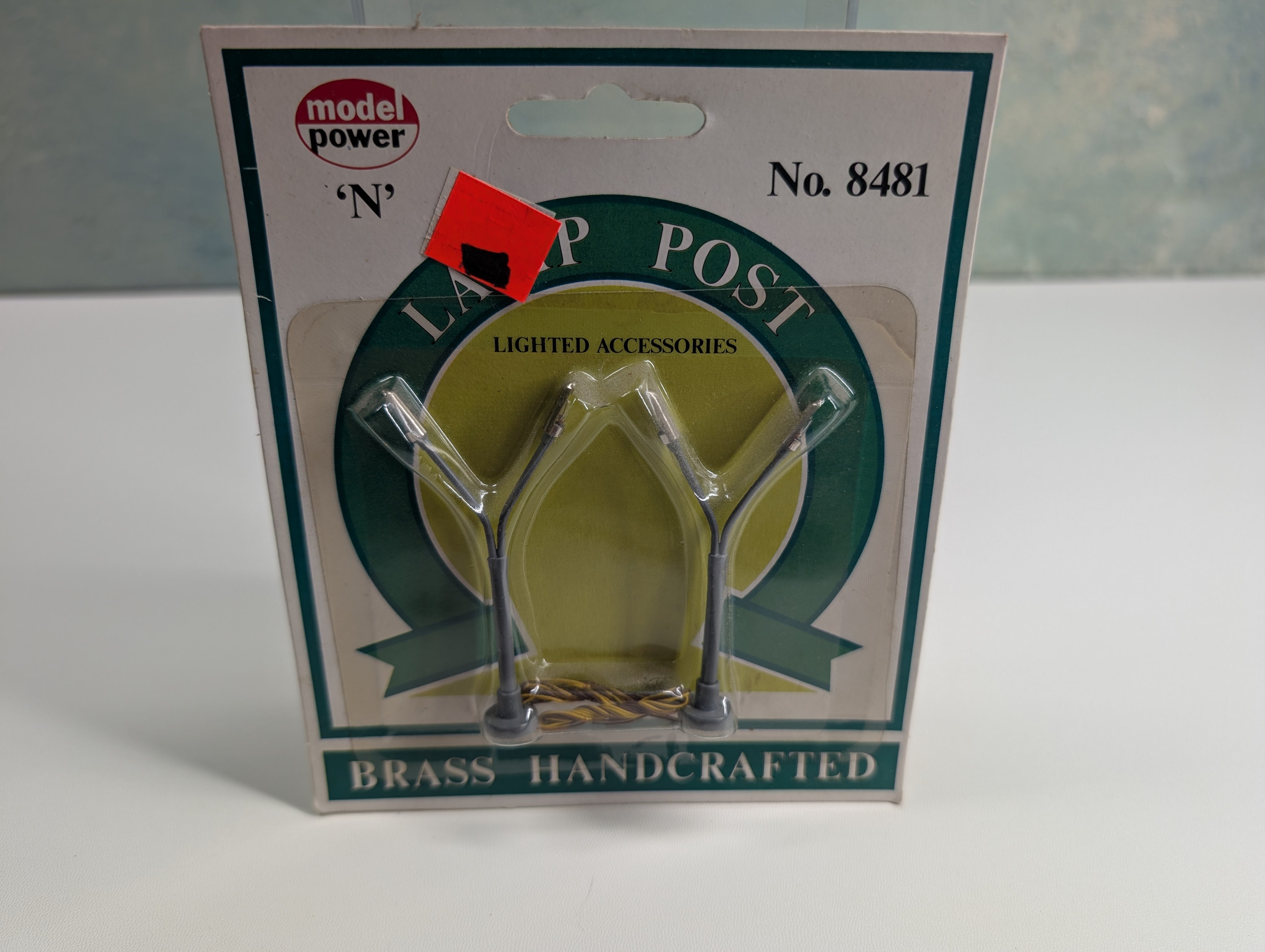 Model Power 8481 N Scale Lamp Post, Brass Details, Wired (2 pcs)