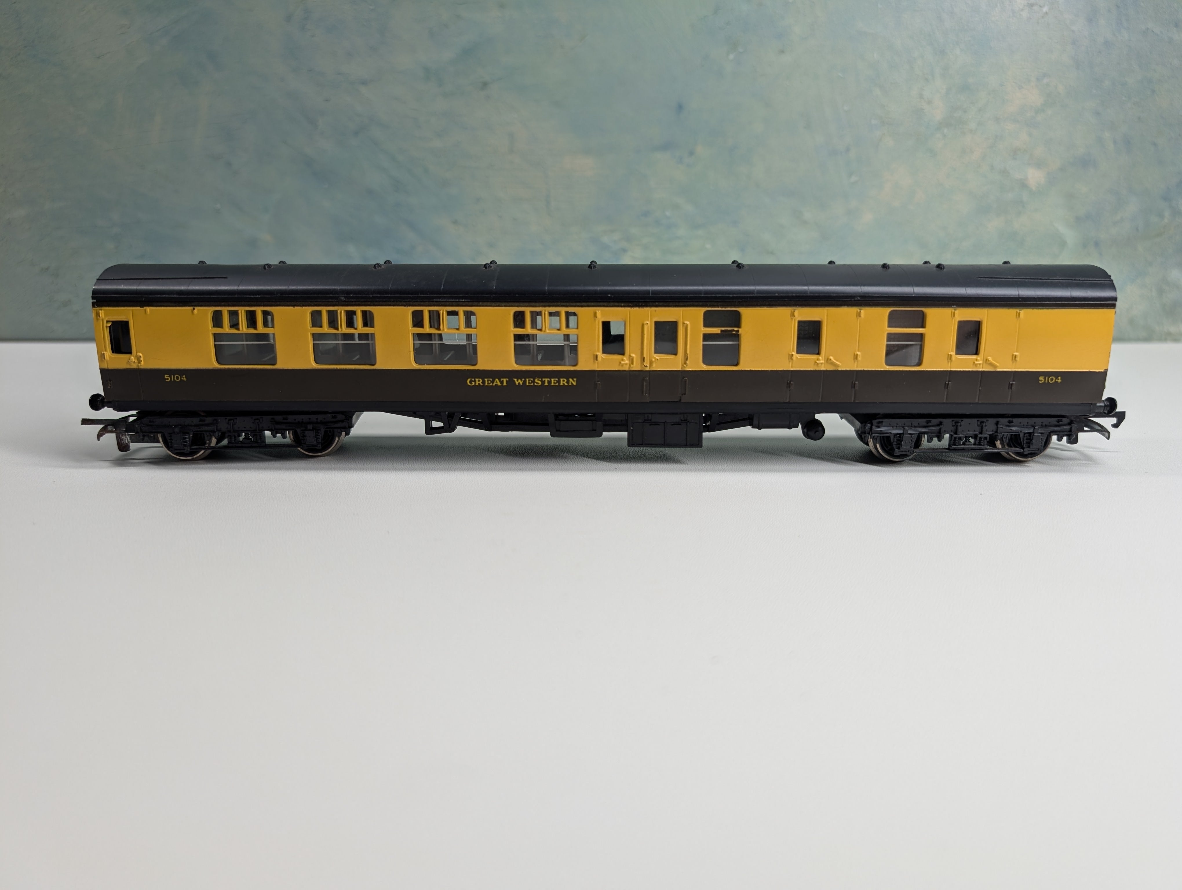 USED Hornby HO Scale 3rd Class Brake Coach Passenger Car Great Western 5104