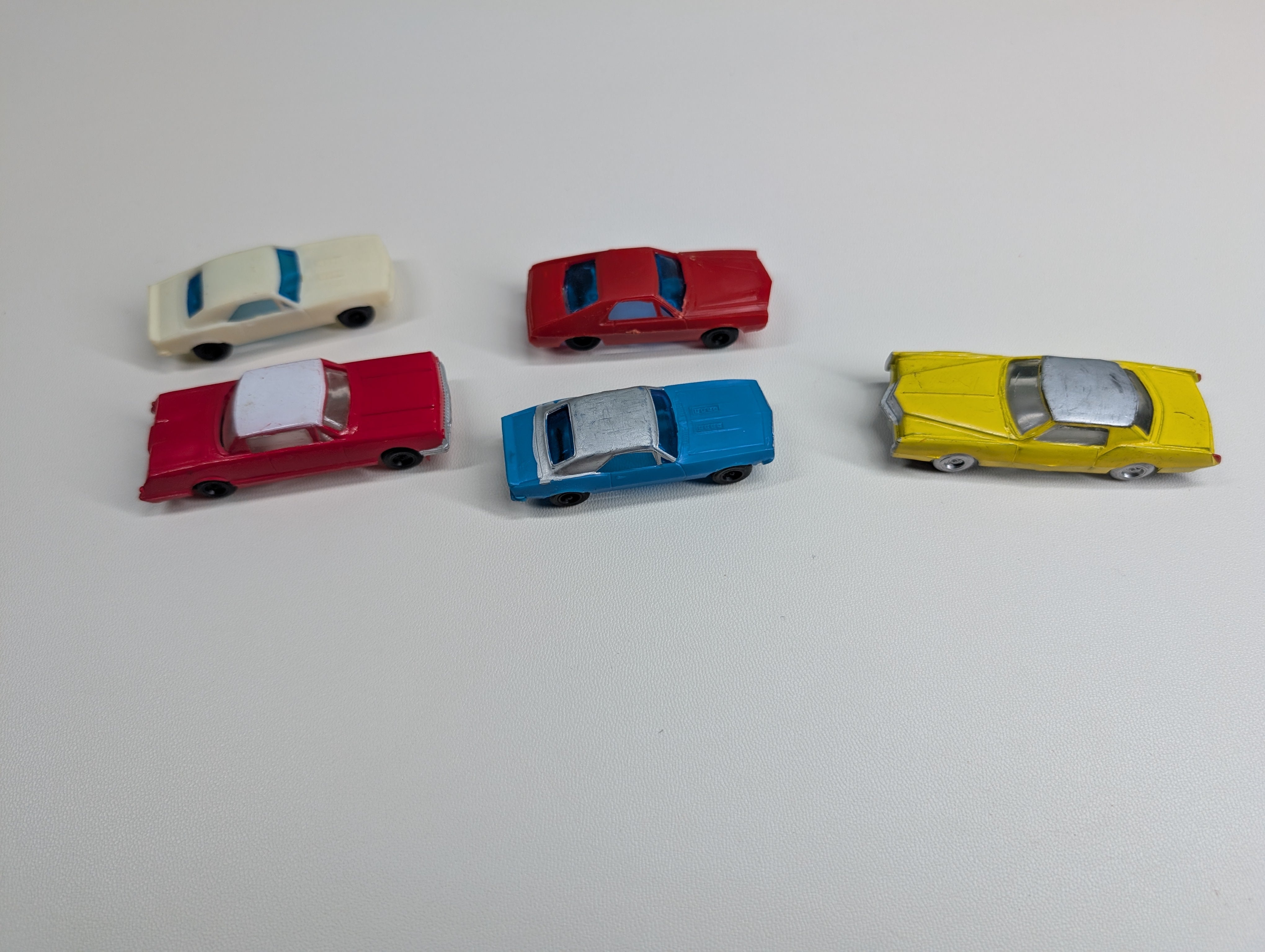 USED Jouef HO Scale Auto Transport Wagon, Auto Carrier w/ 5 Vehicles