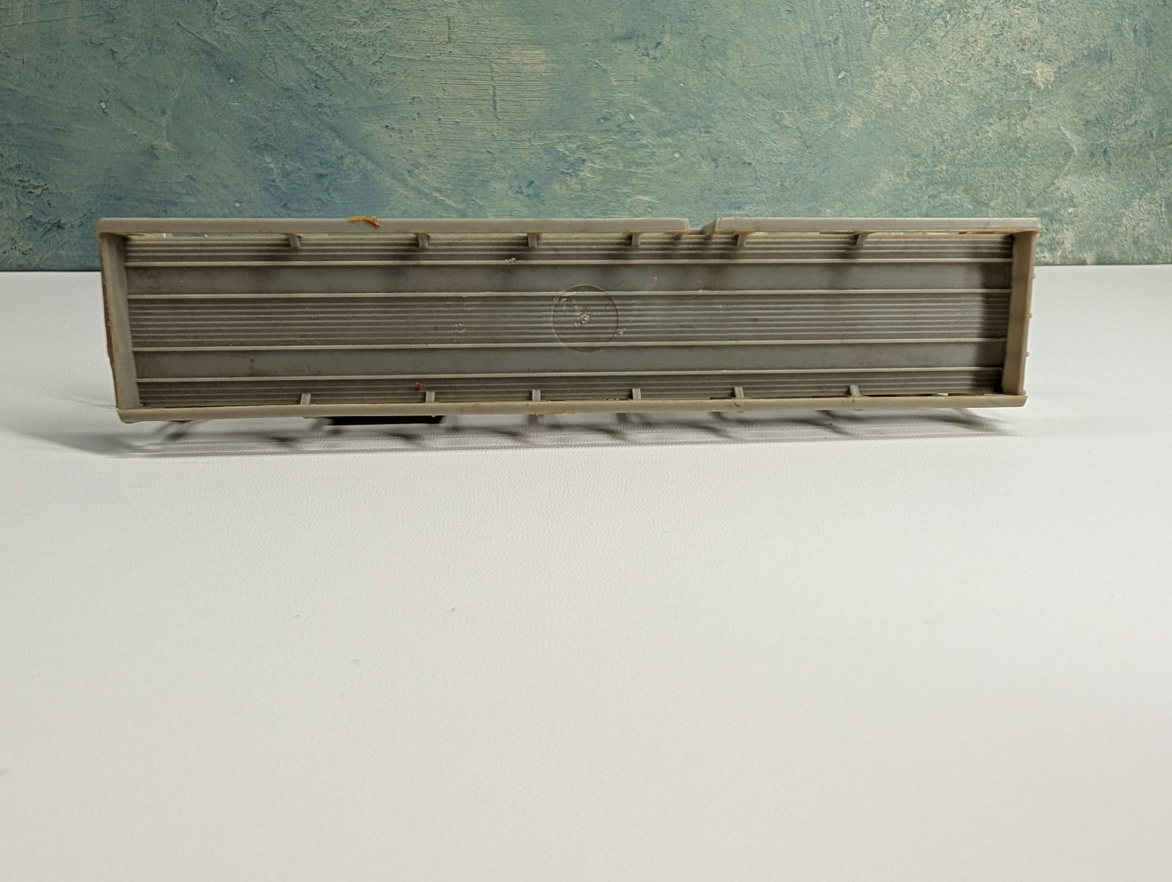 USED Jouef HO Scale Auto Transport Wagon, Auto Carrier w/ 5 Vehicles
