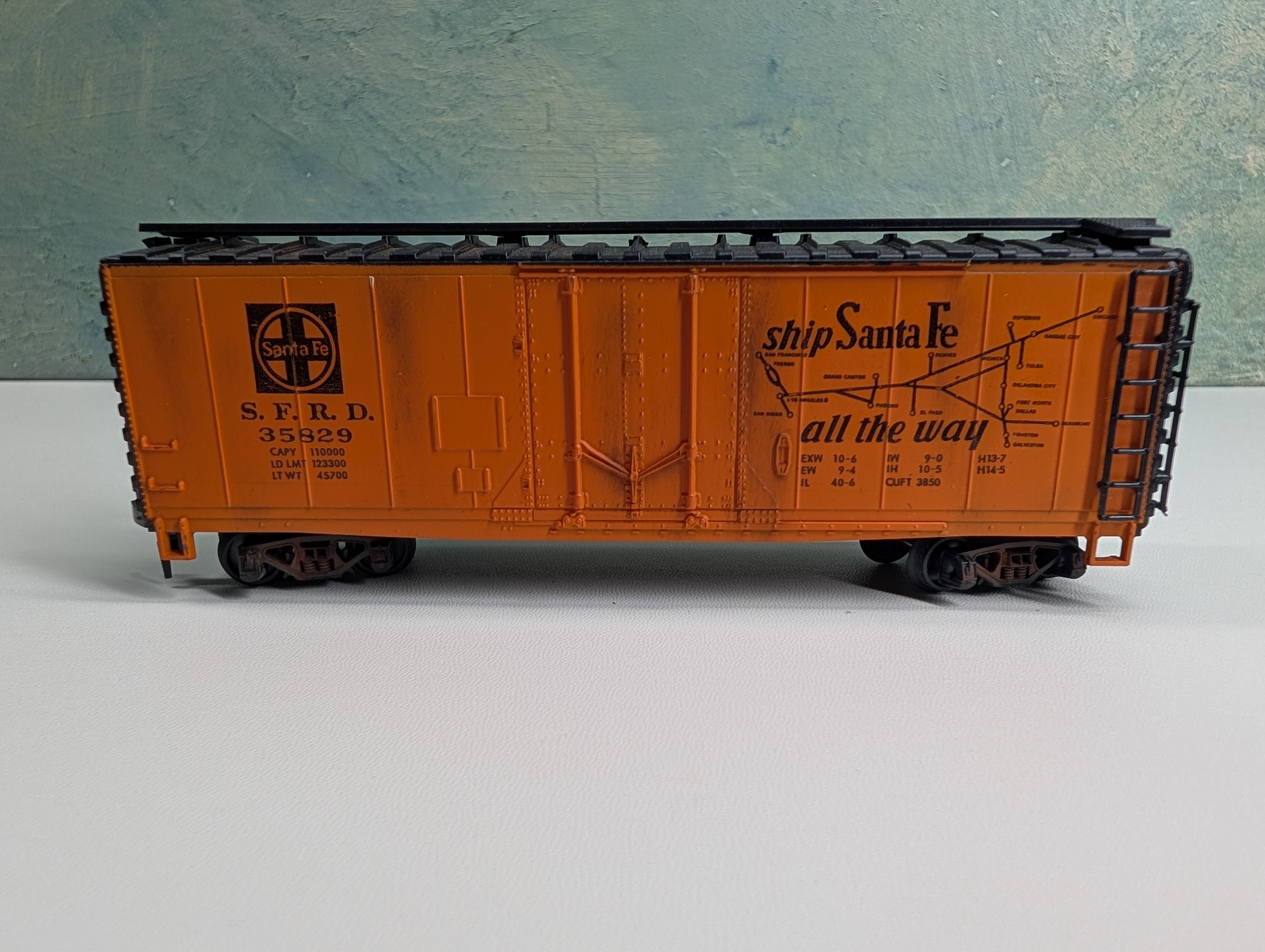 USED Roco HO Scale 40' Reefer Santa Fe SFRD #35829 Weathered