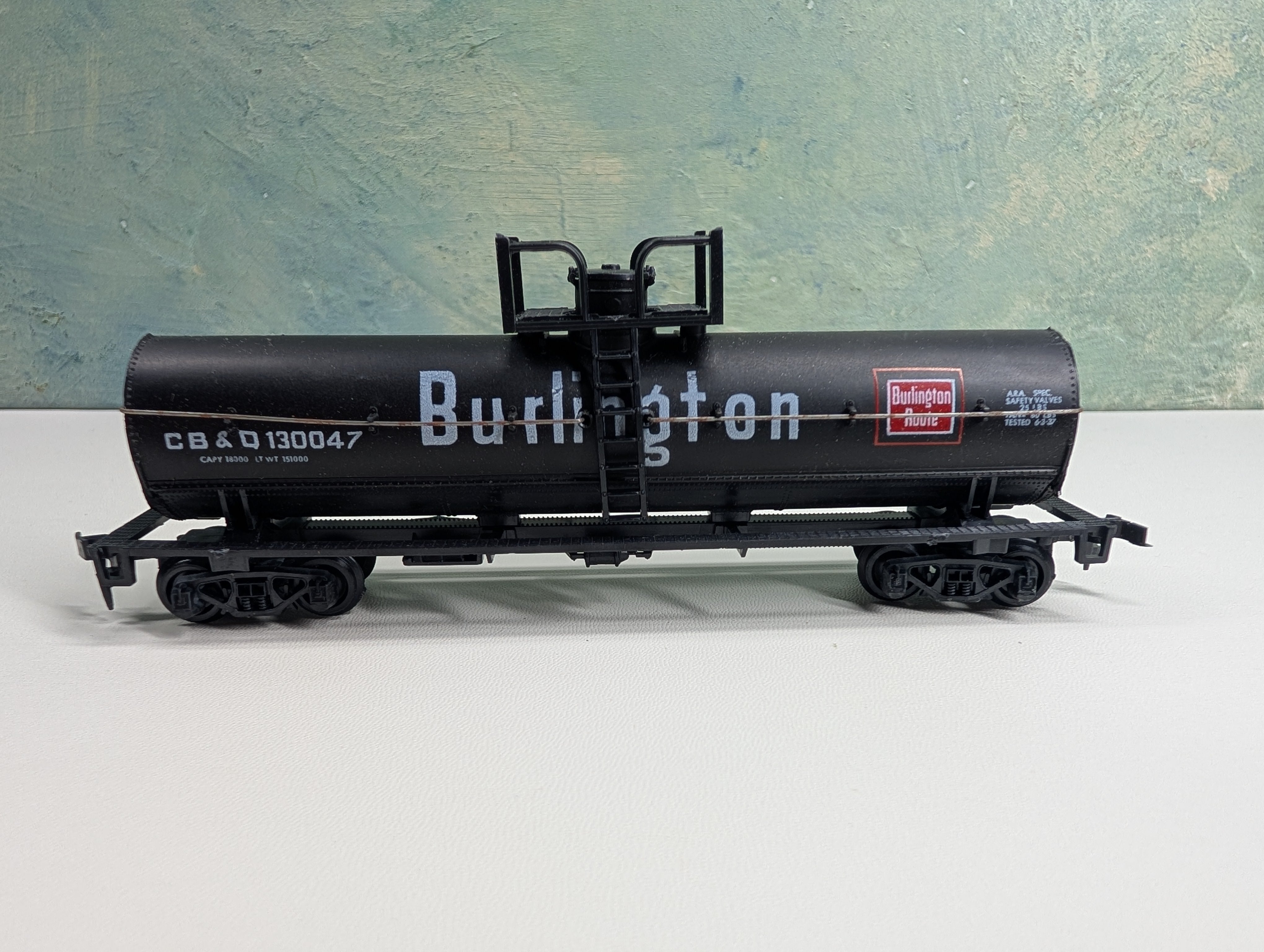 USED HO Scale Tank Car Burlington CB&Q #130047