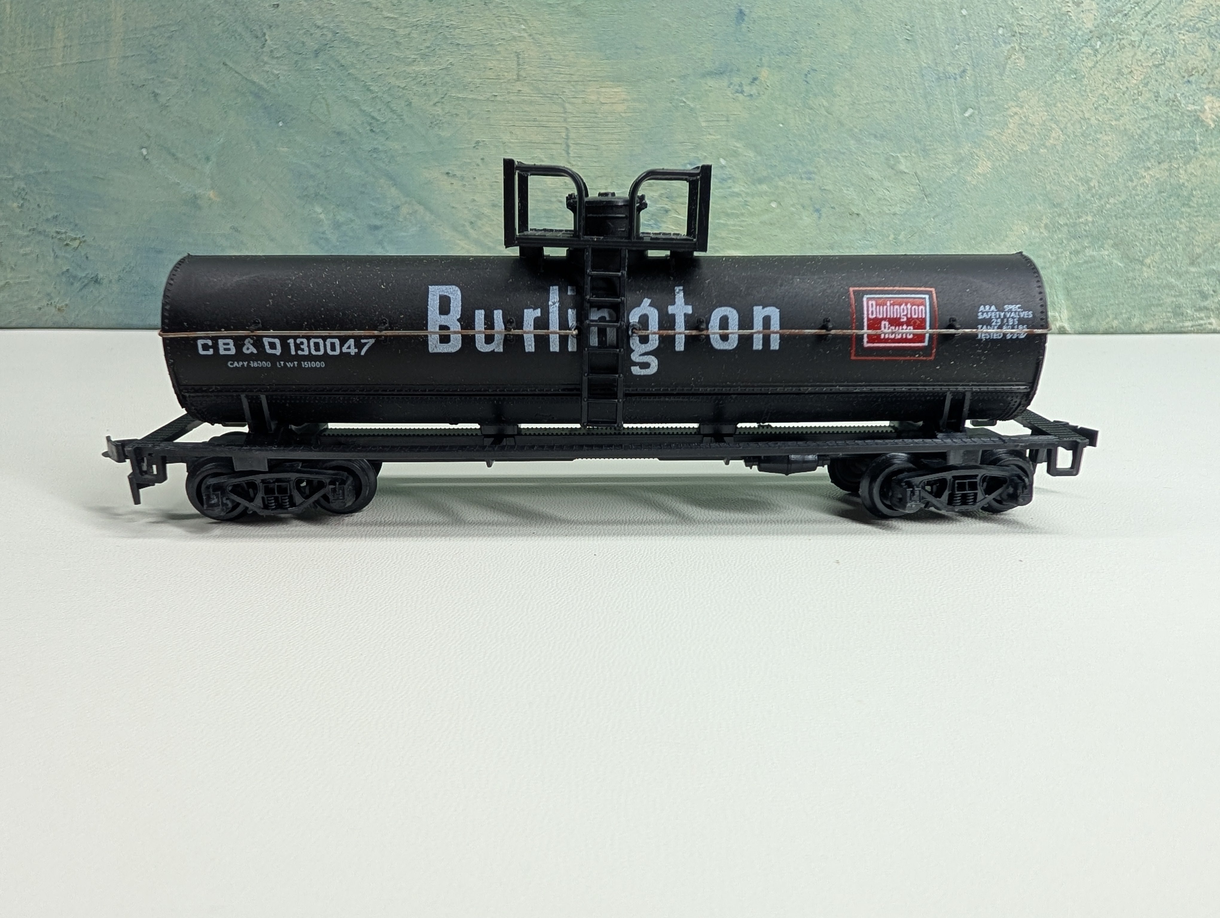 USED HO Scale Tank Car Burlington CB&Q #130047