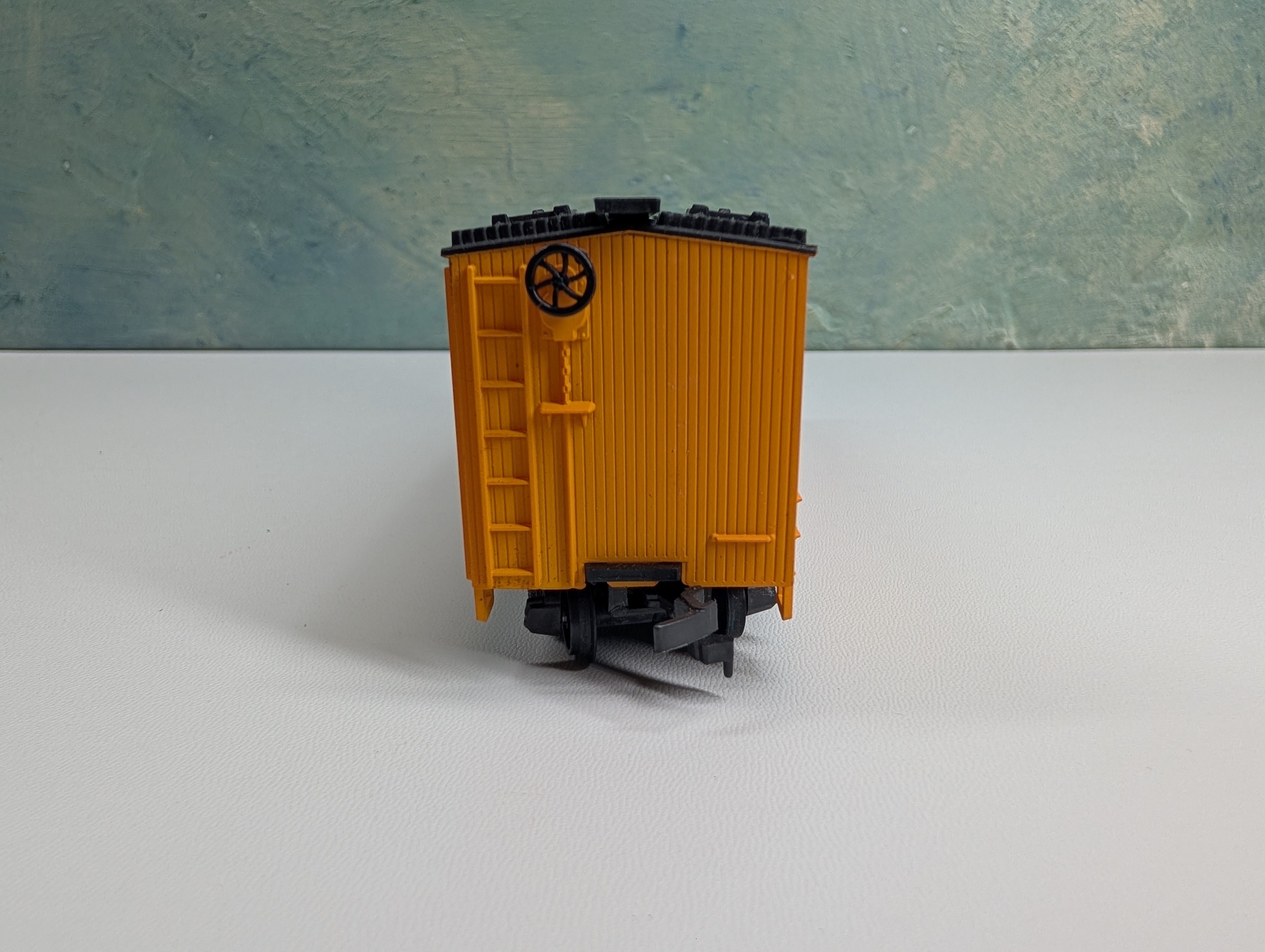 USED HO Scale 40' Box Car Doggie Dinner Beef Products GARE #60224