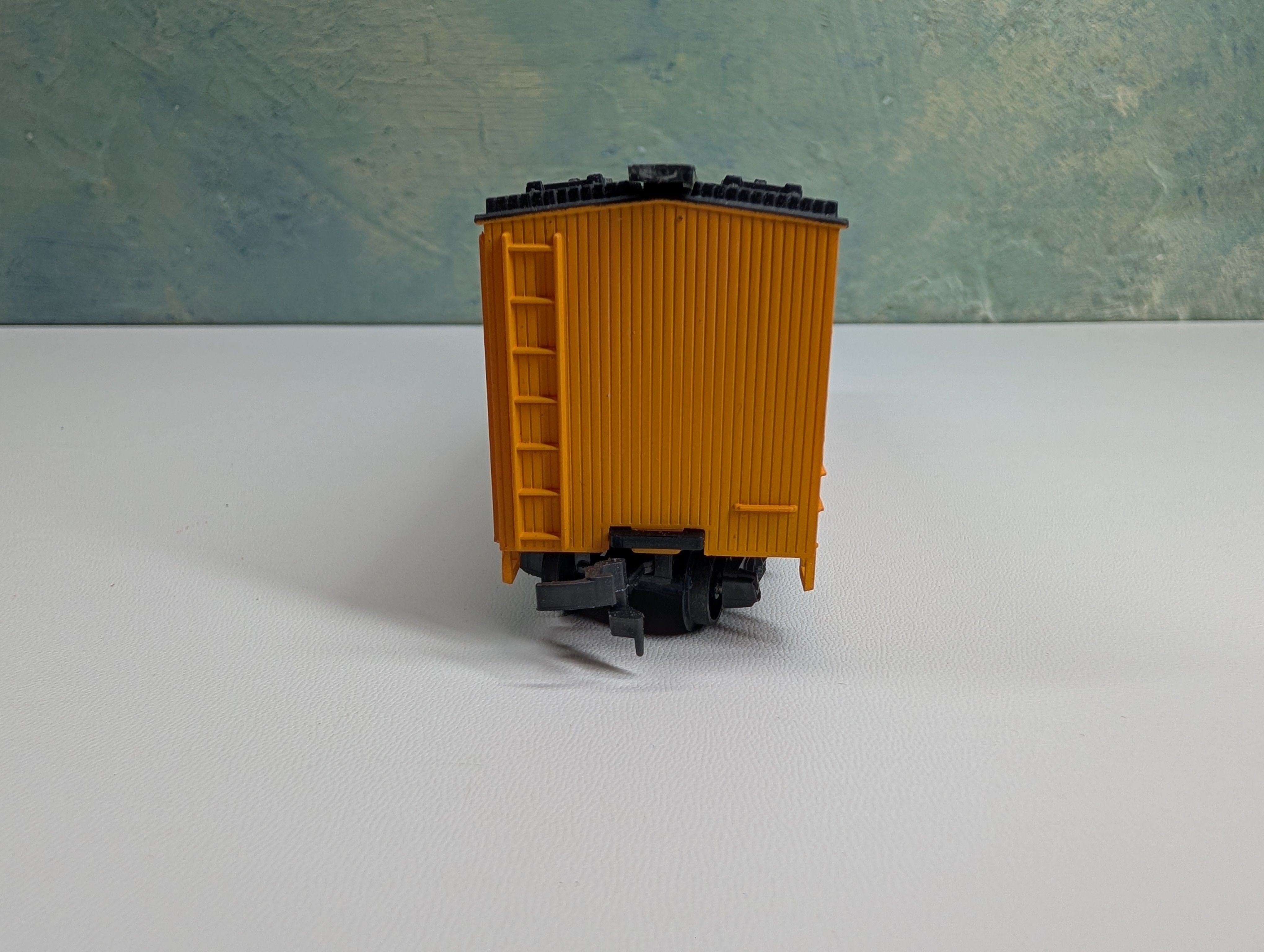 USED HO Scale 40' Box Car Doggie Dinner Beef Products GARE #60224