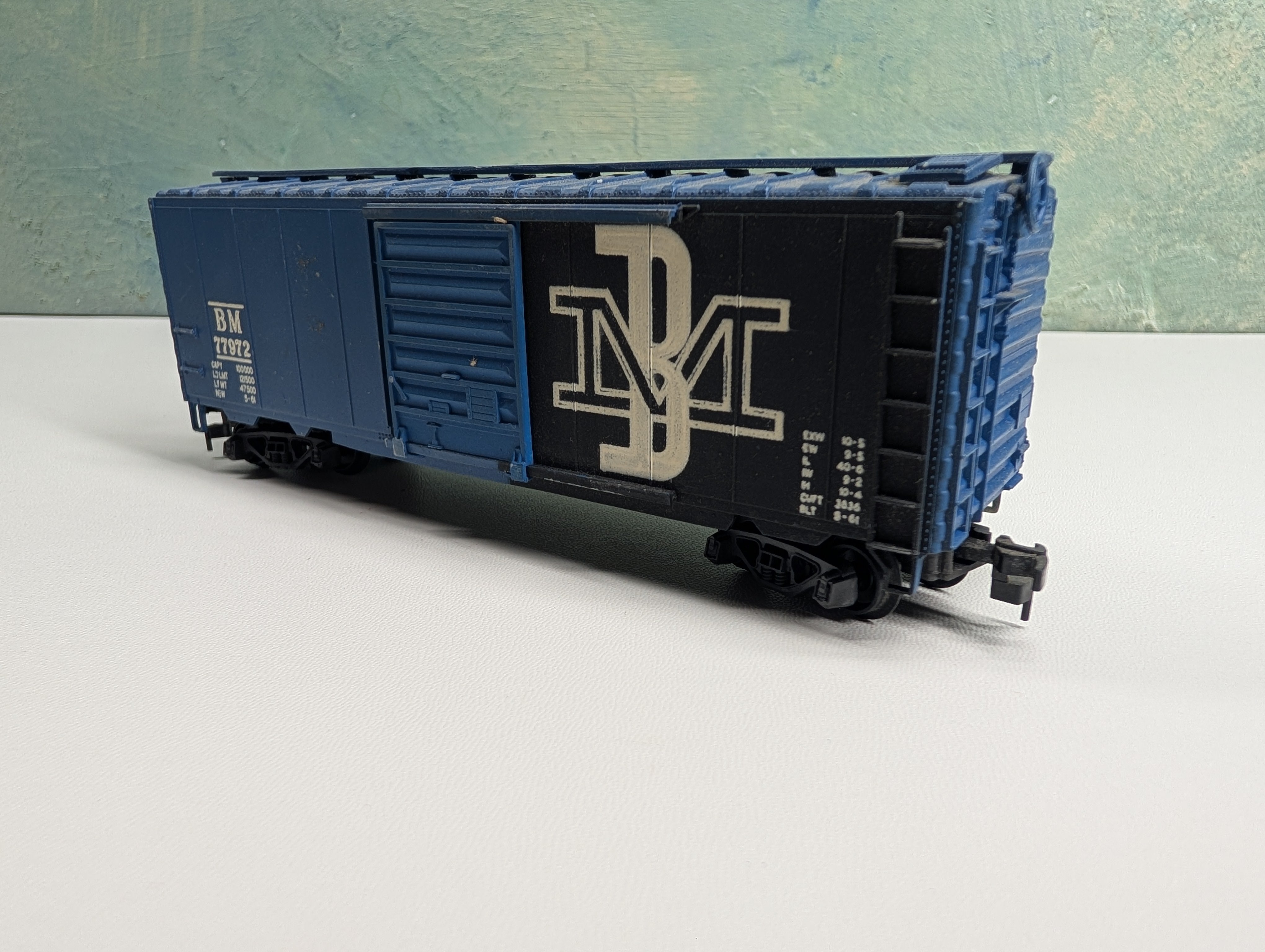 USED HO Scale 40' Box Car Boston and Maine BM #77972