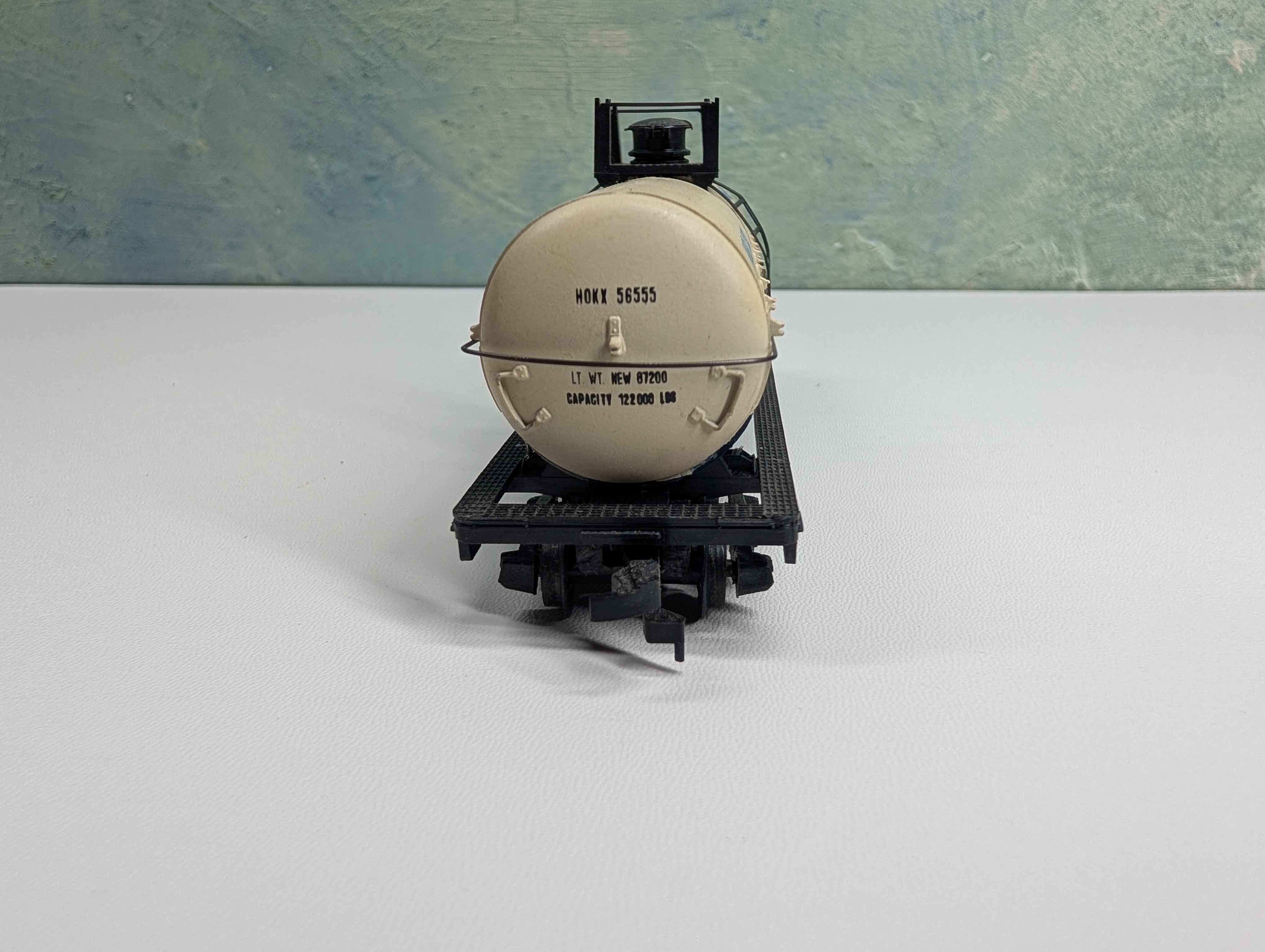 USED HO Scale Tank Car Mobil MOBX #11123