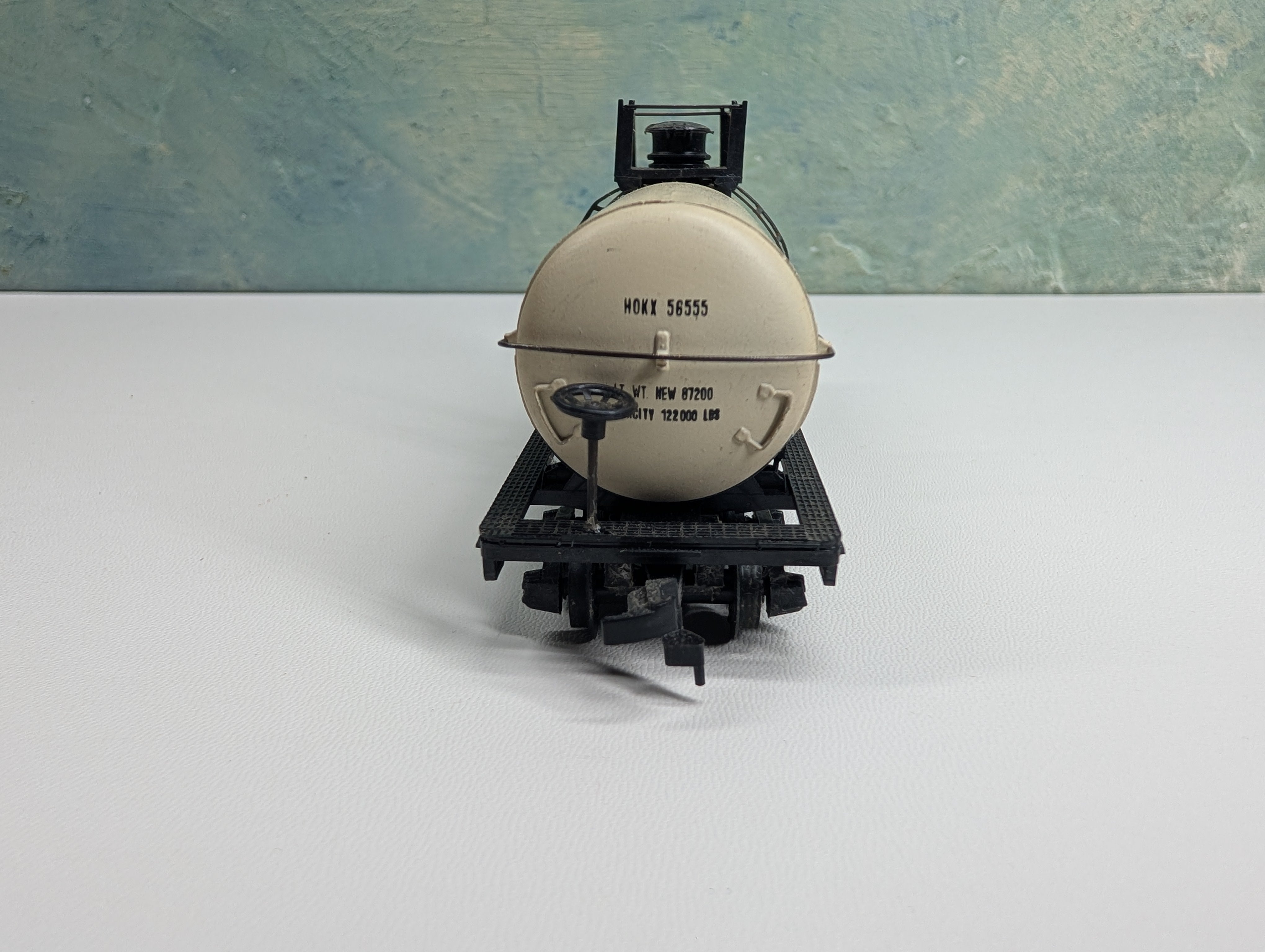 USED HO Scale Tank Car Mobil MOBX #11123