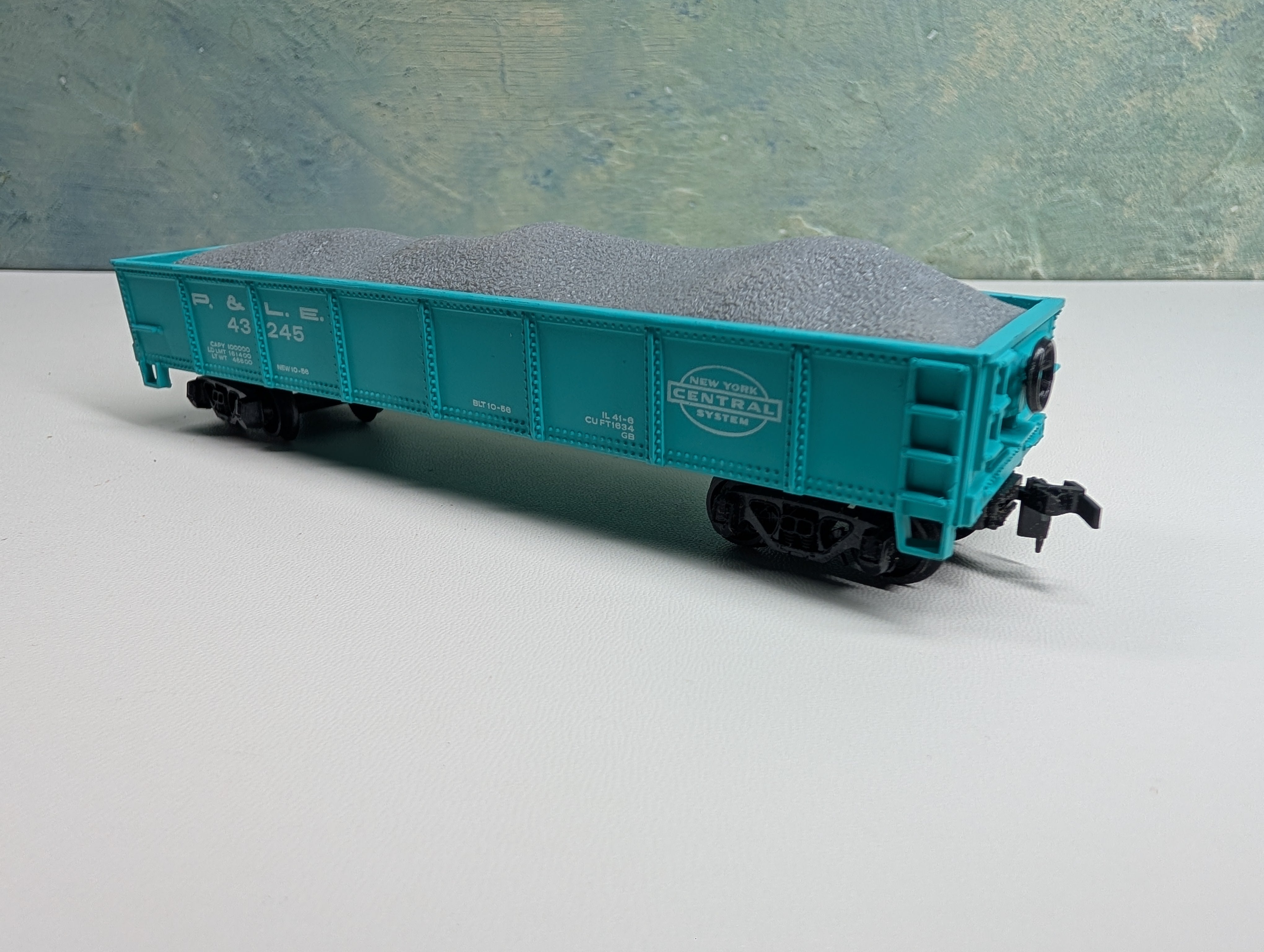 USED AHM HO Scale Gondola w/ Load Pittsburgh and Lake Erie P&LE #43245