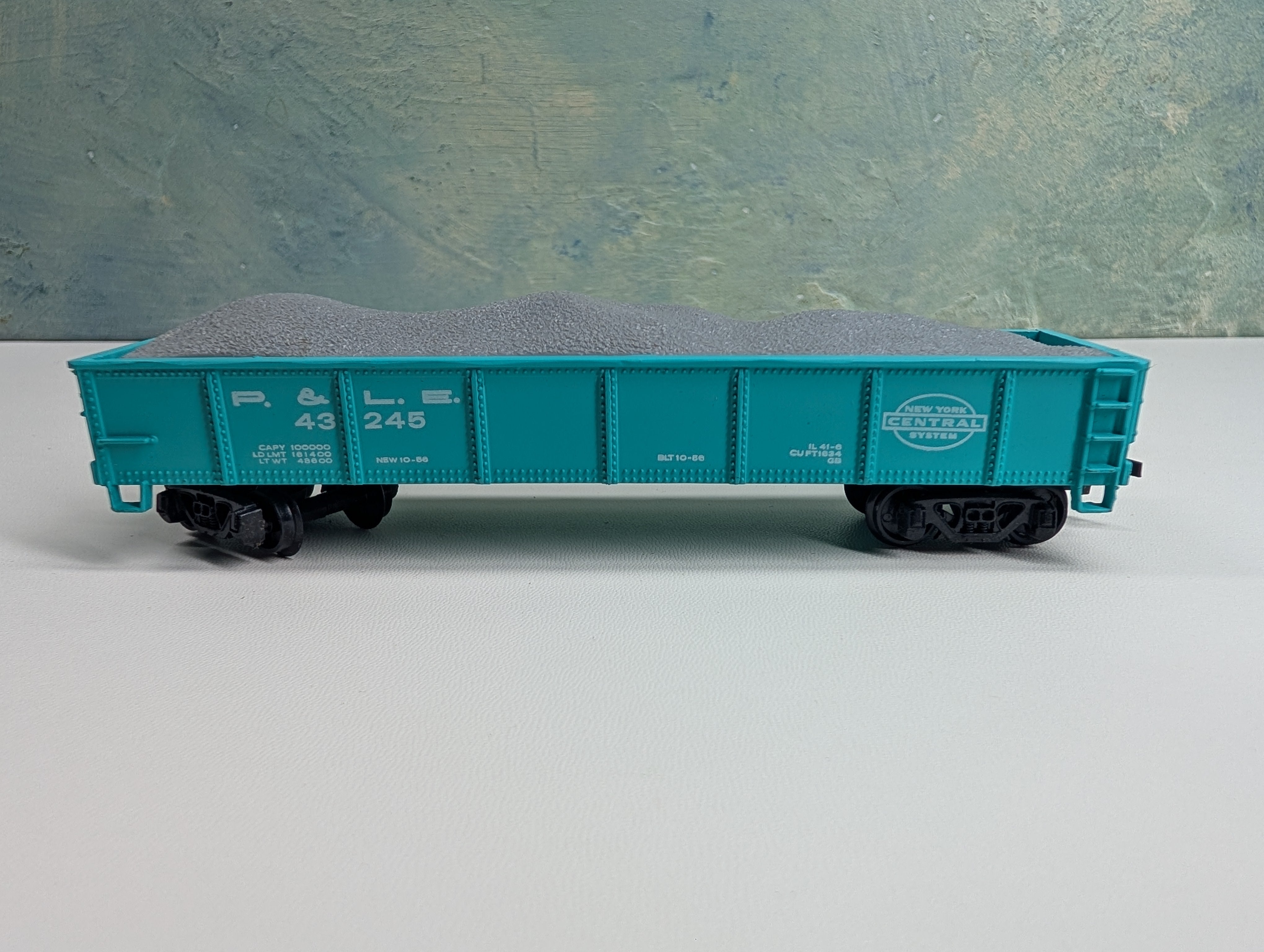 USED AHM HO Scale Gondola w/ Load Pittsburgh and Lake Erie P&LE #43245