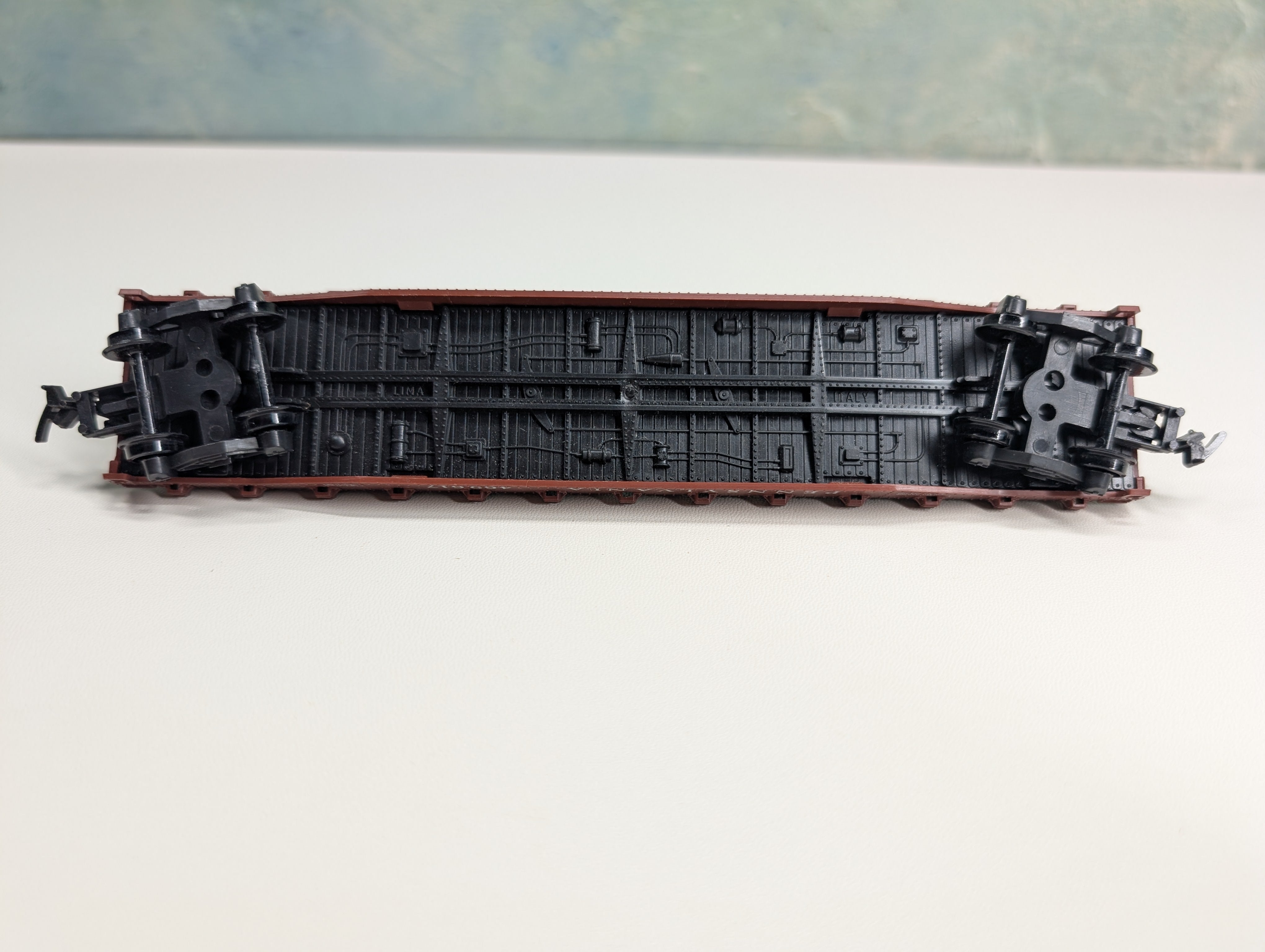 USED Lima HO Scale Flat Car with Coil Load Pennsylvania PRR #469617