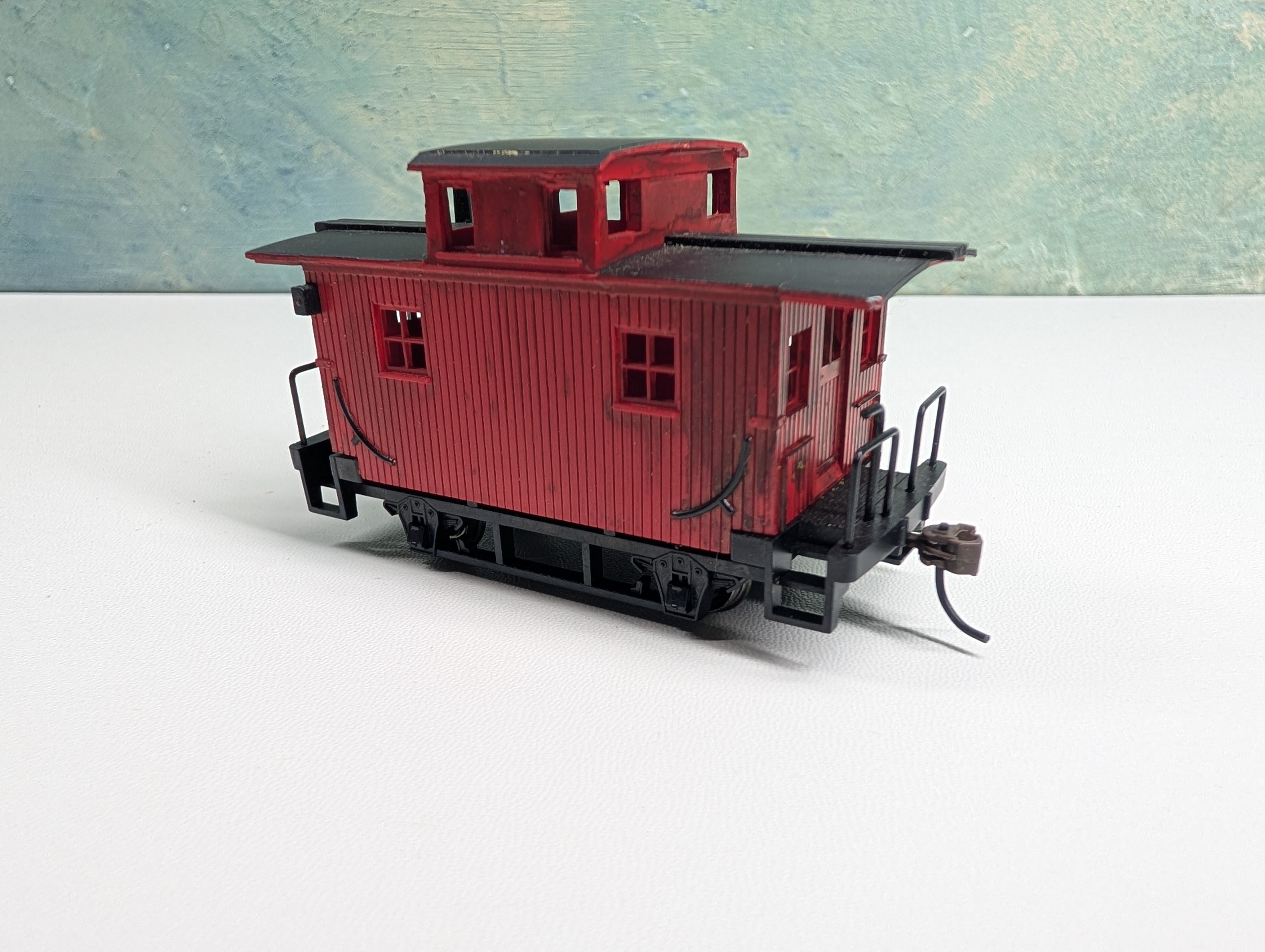 USED Bachmann HO Scale Weathered Bobber Caboose, Unlettered