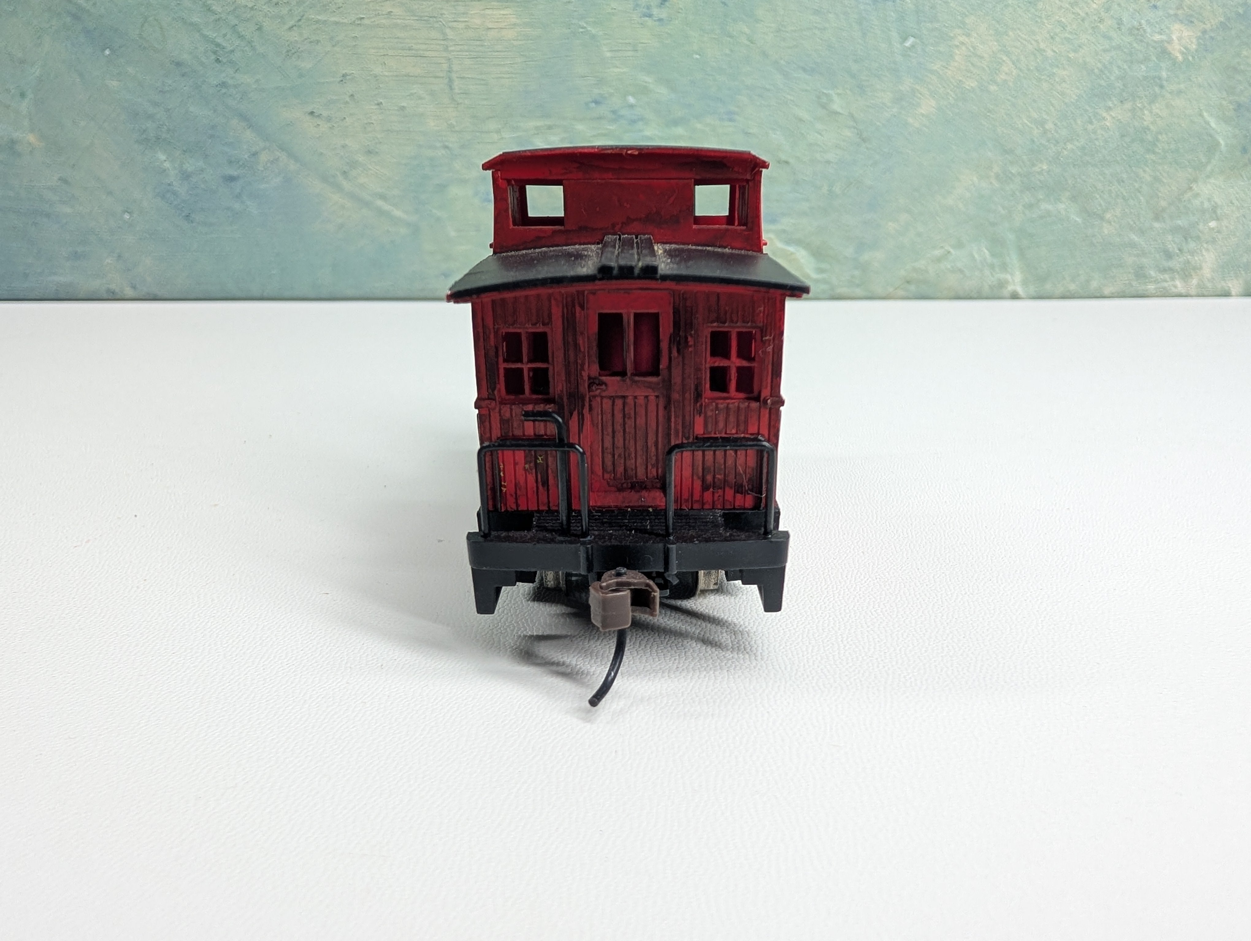 USED Bachmann HO Scale Weathered Bobber Caboose, Unlettered