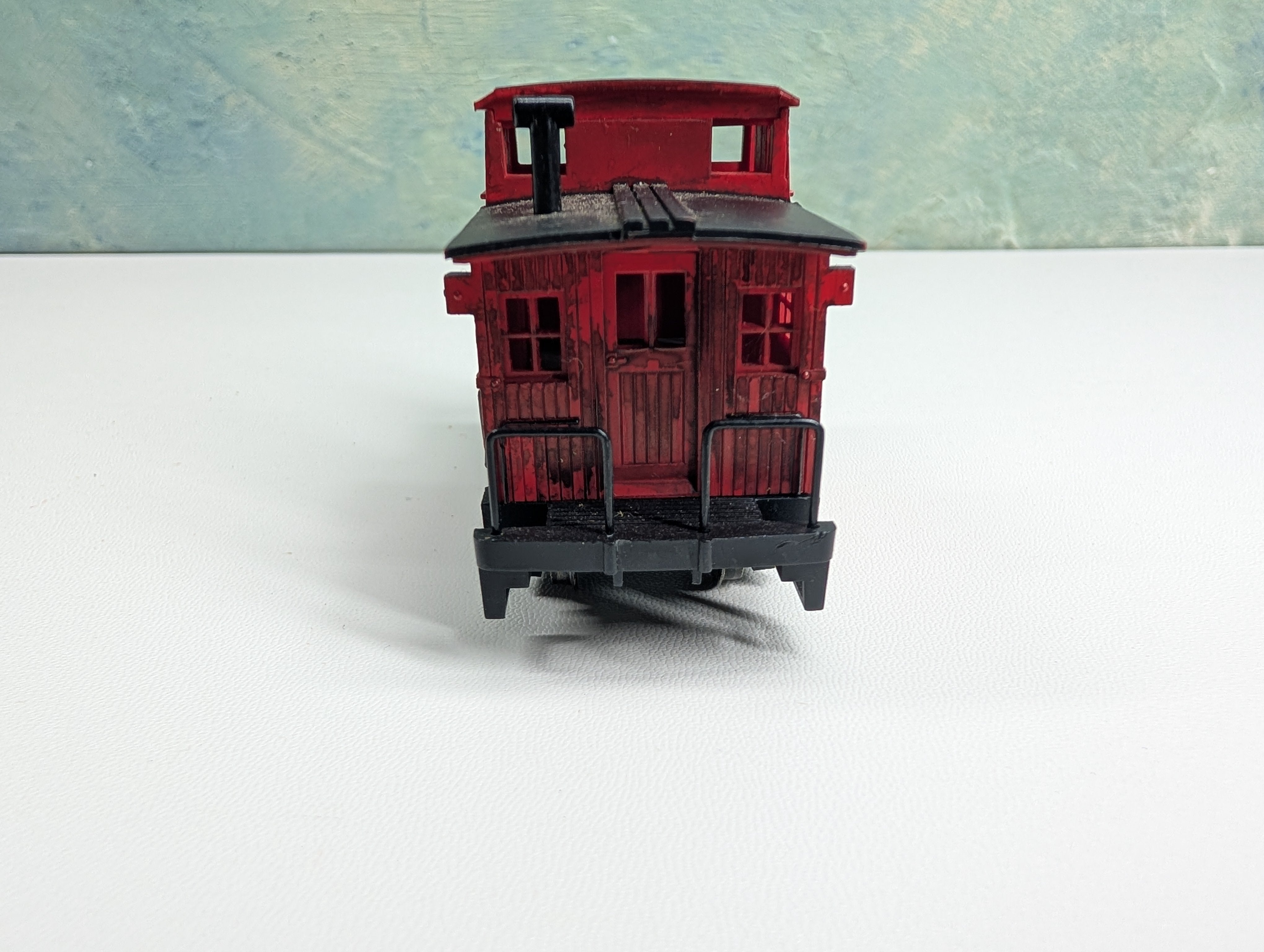 USED Bachmann HO Scale Weathered Bobber Caboose, Unlettered