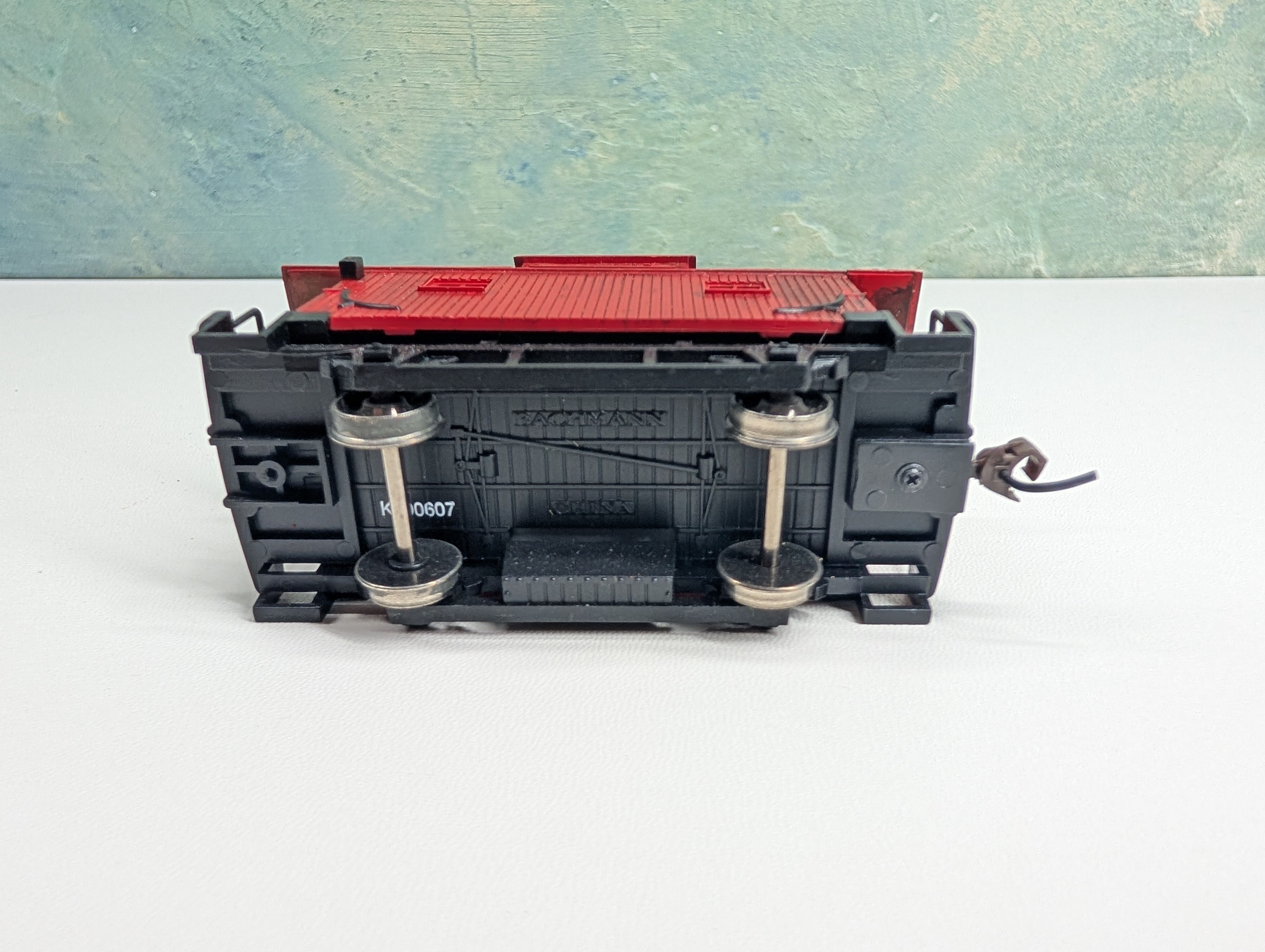 USED Bachmann HO Scale Weathered Bobber Caboose, Unlettered