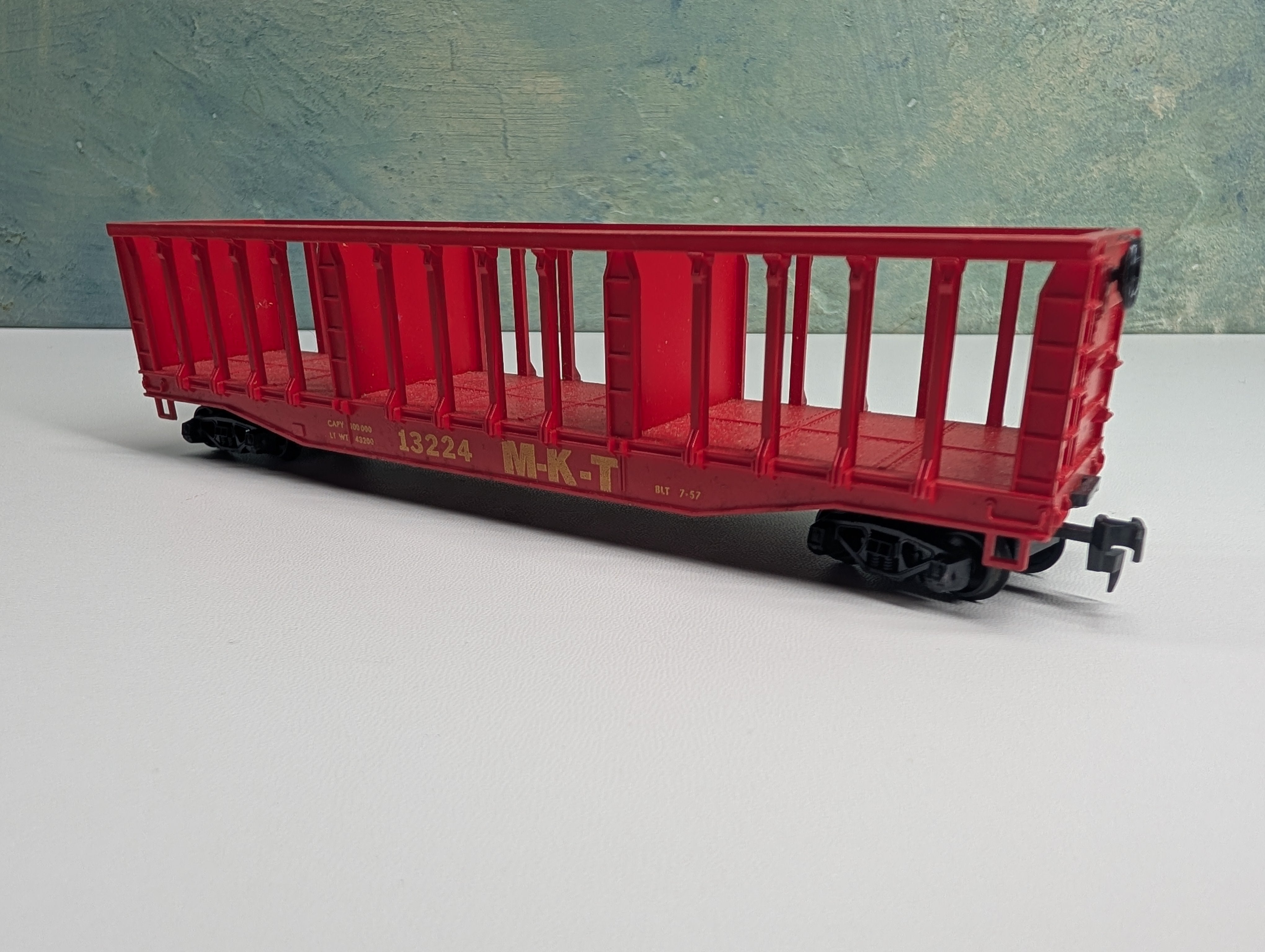 USED Roco HO Scale Pulpwood Rack Flat Car MKT #13224