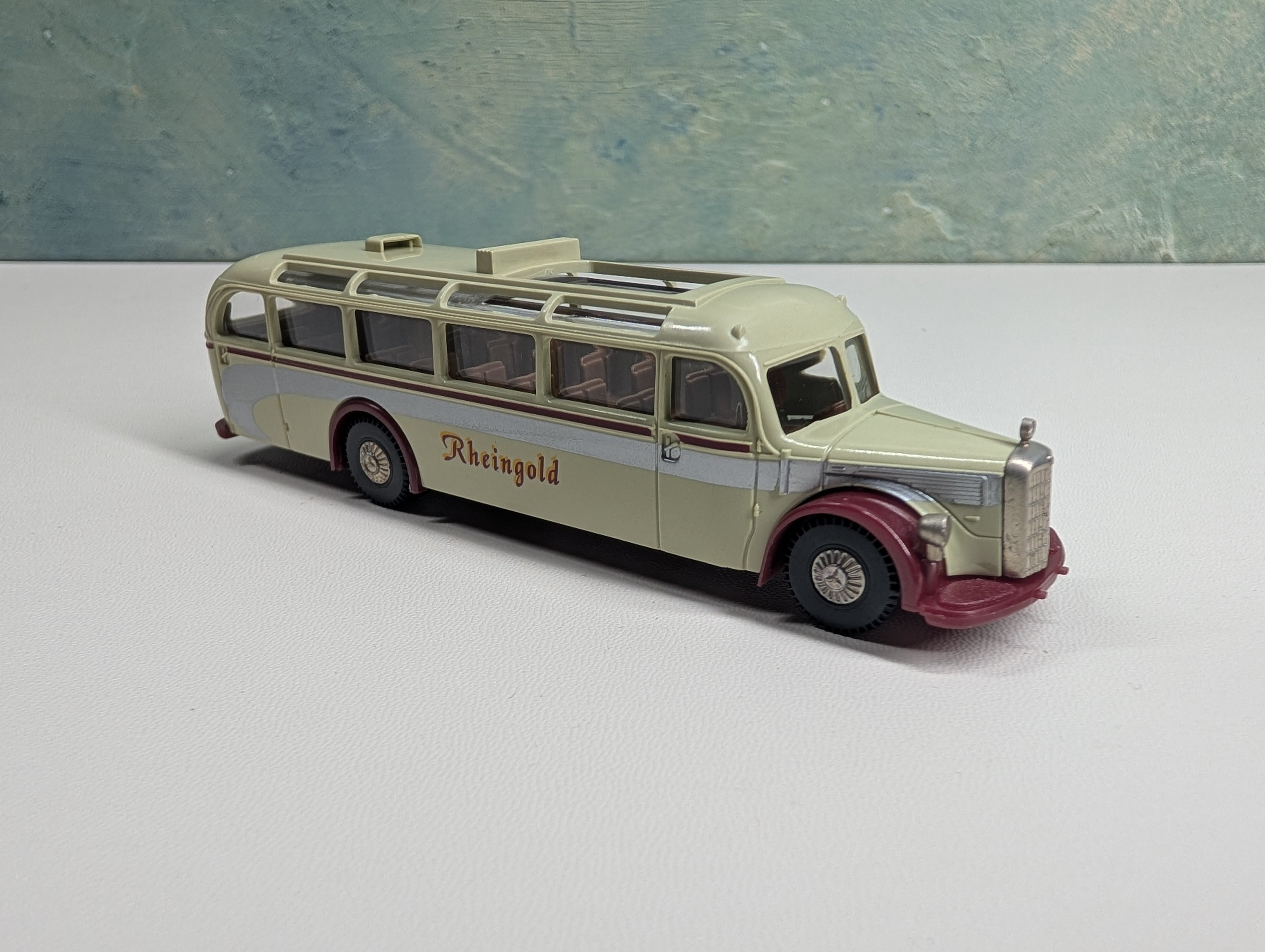 USED Brekina HO Scale Rheingold Mercedes Benz Bus O 5000