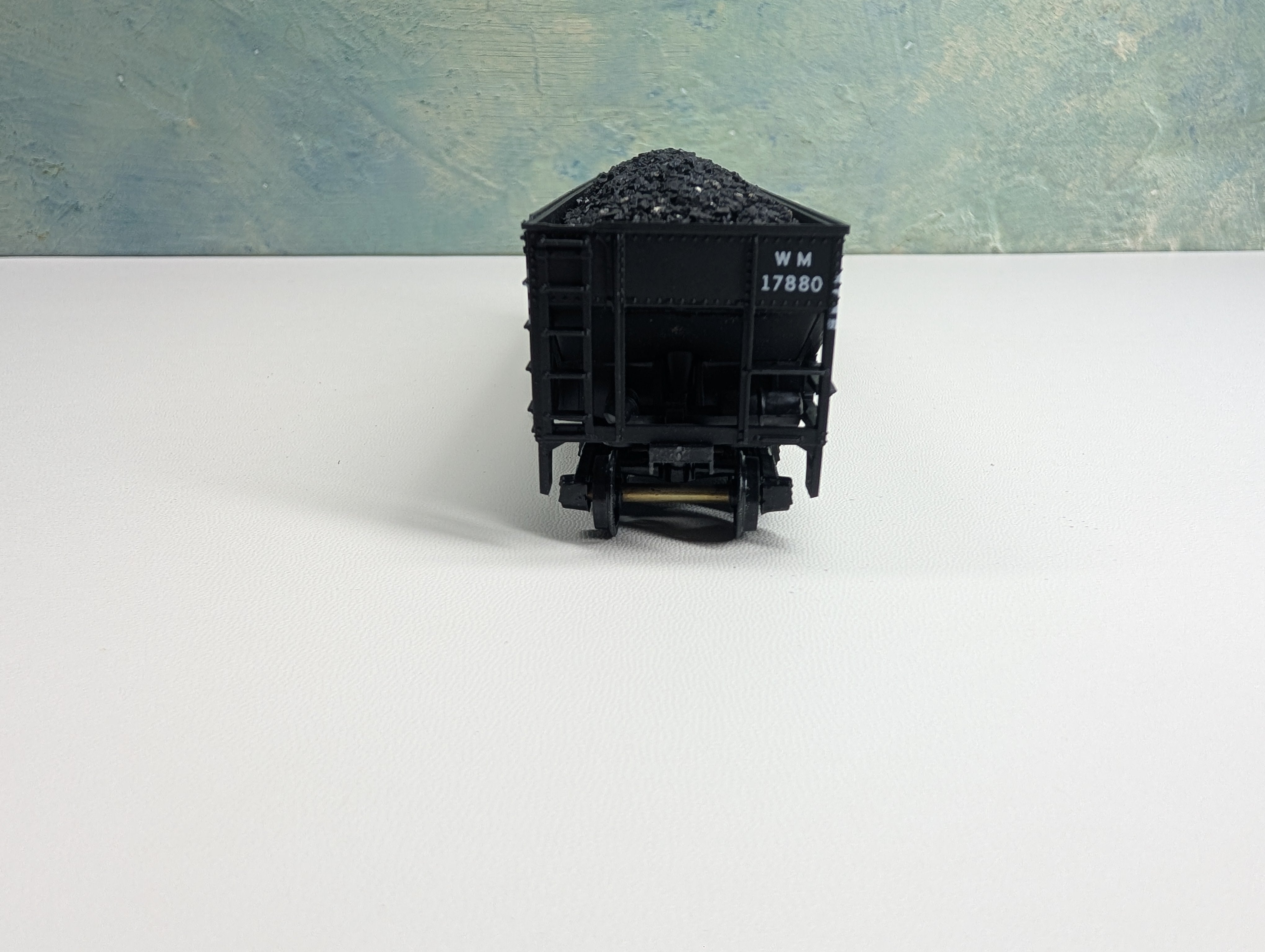 USED Athearn HO Scale Quad Hopper w/ Coal Load Western Maryland WM #17880 Bev-Bel