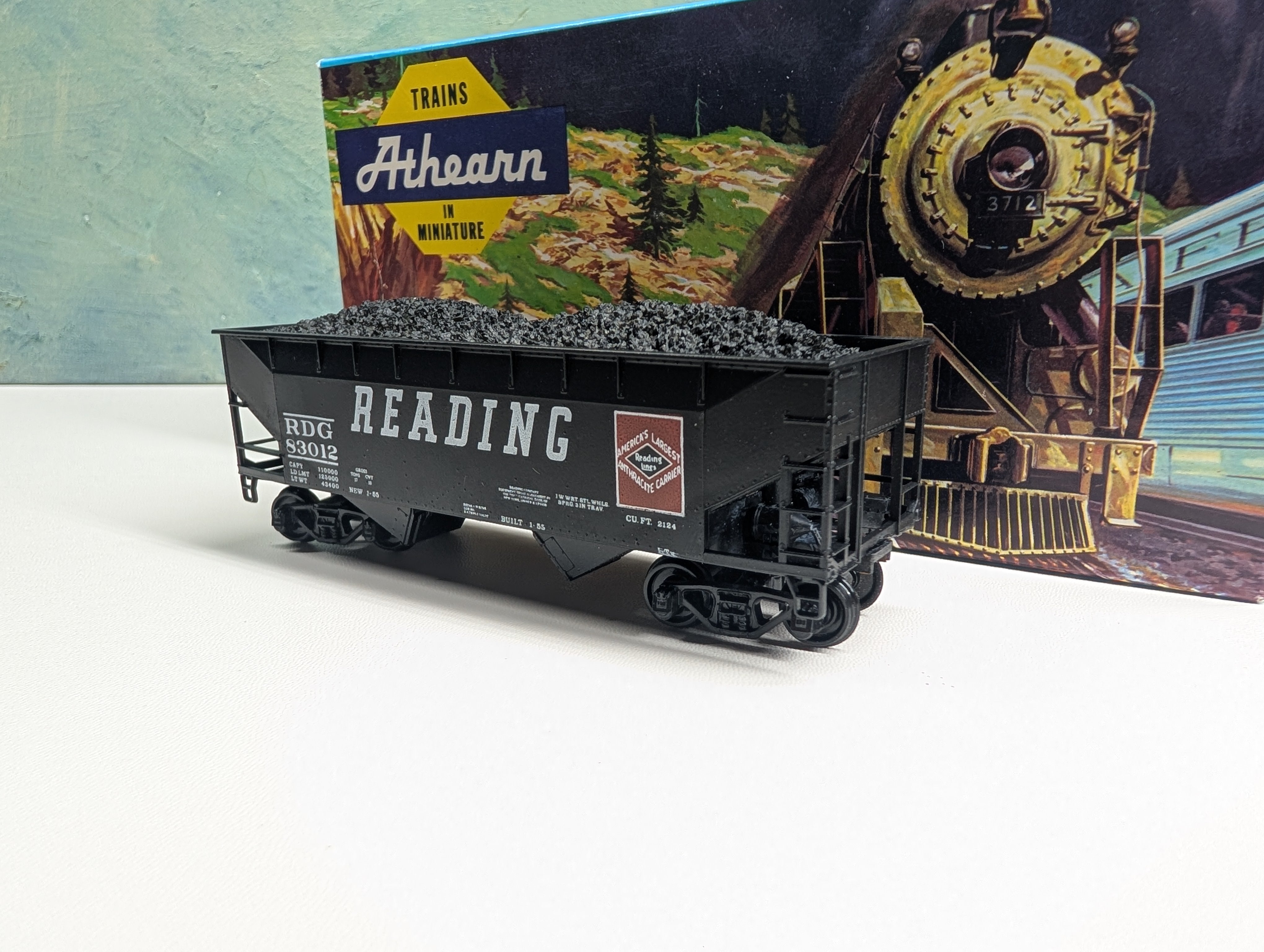 USED Athearn HO Scale 2 Bay Open Hopper w/ Coal Load Reading RDG #83012 Bev-Bel