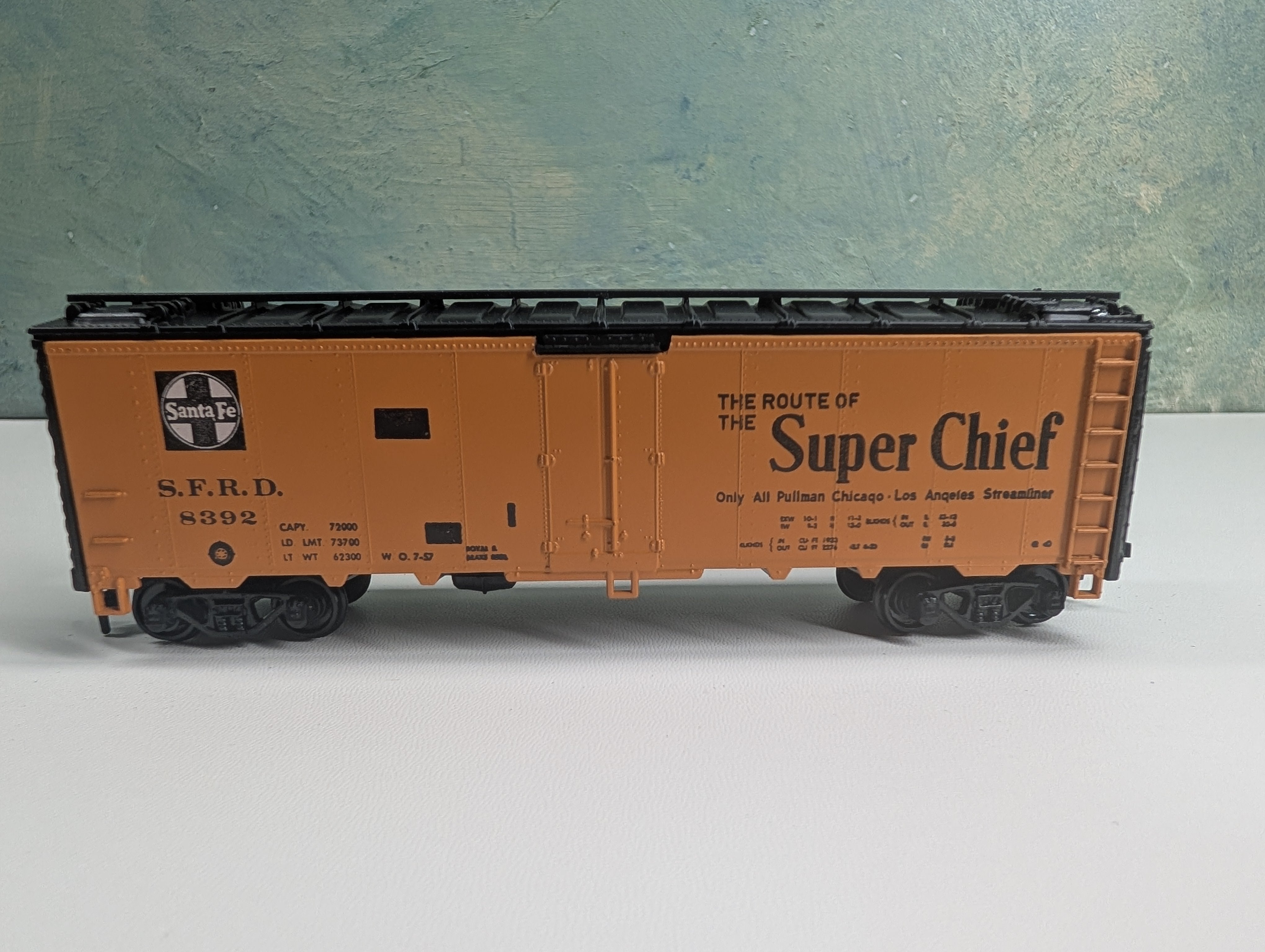 USED Athearn HO Scale 40' Reefer Santa Fe SFRD #8392