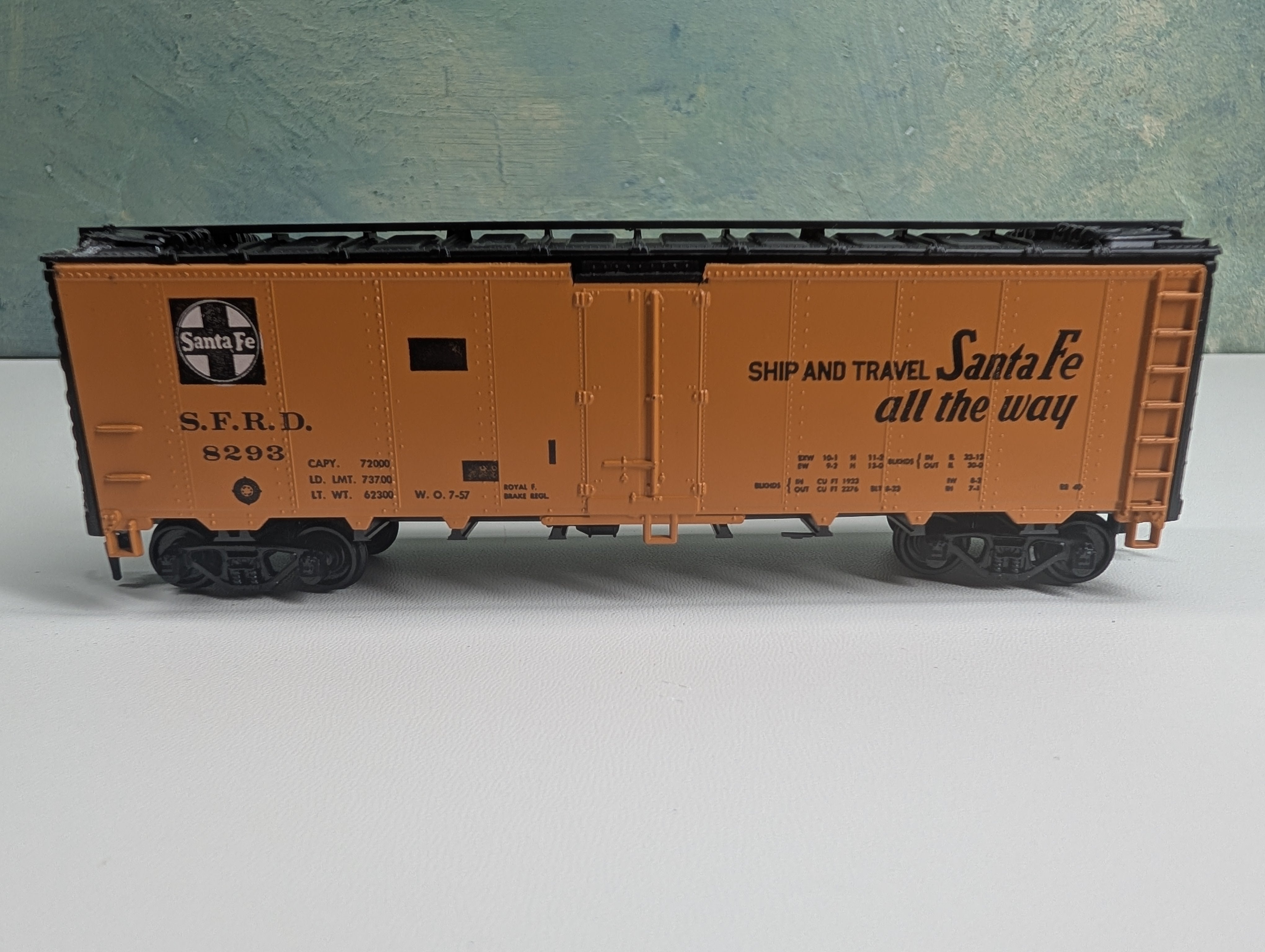 USED Athearn HO Scale 40' Reefer Santa Fe SFRD #8392