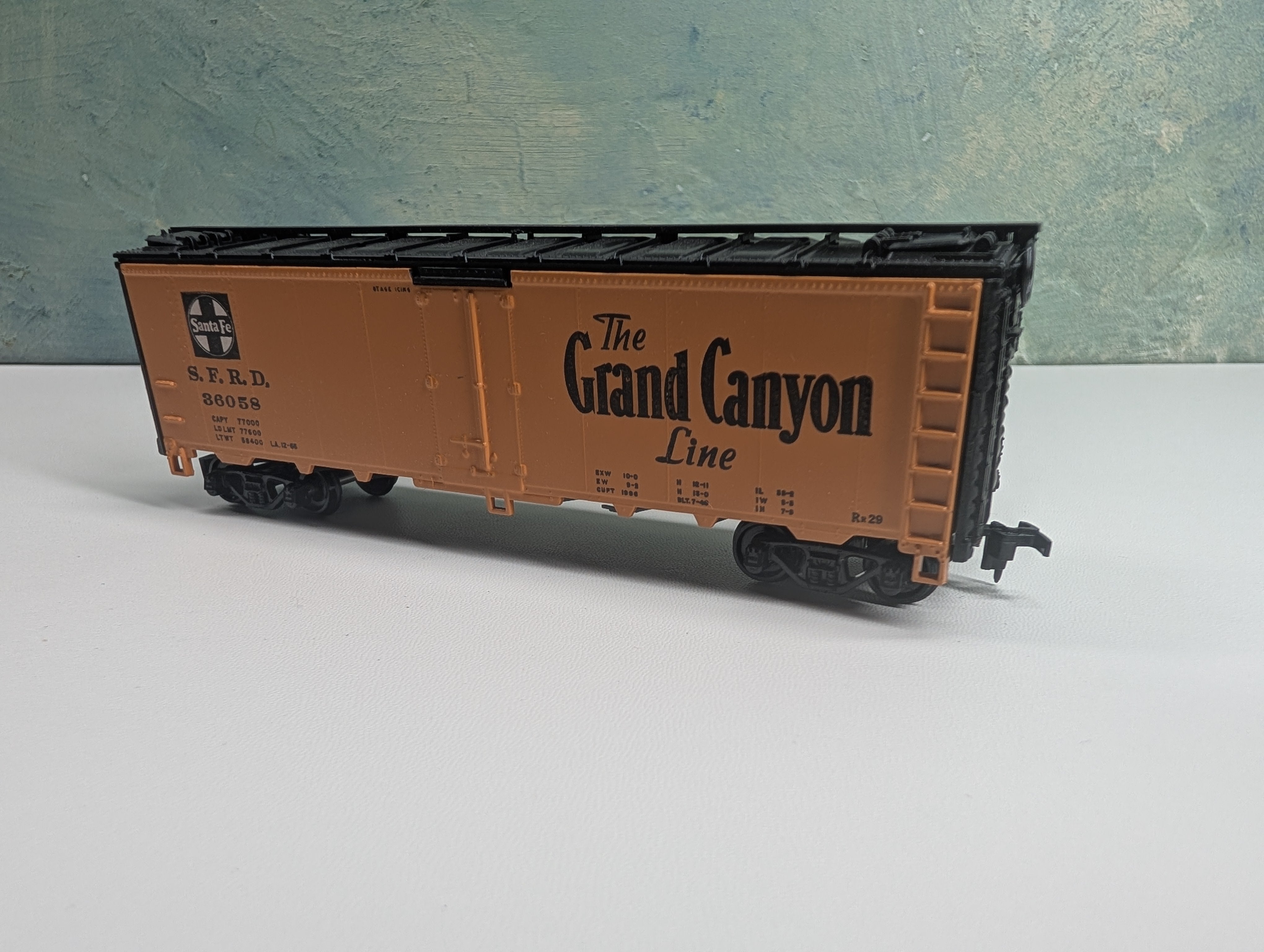 USED Athearn HO Scale 40' Reefer Santa Fe SFRD #36058