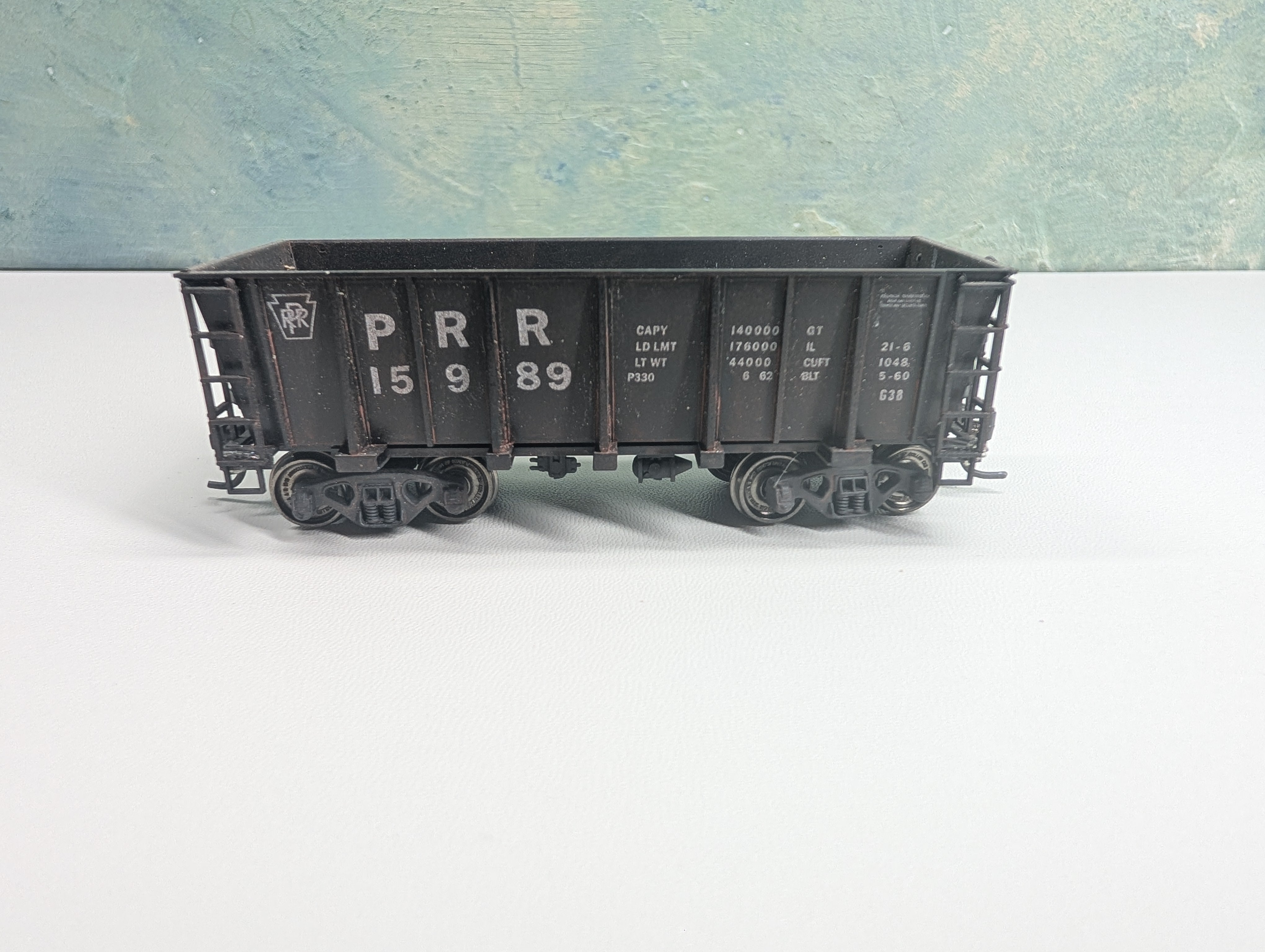 USED Roundhouse HO Scale Lo-Side Ore Car Pennsylvania PRR #15989 Metal Wheels, Weathered