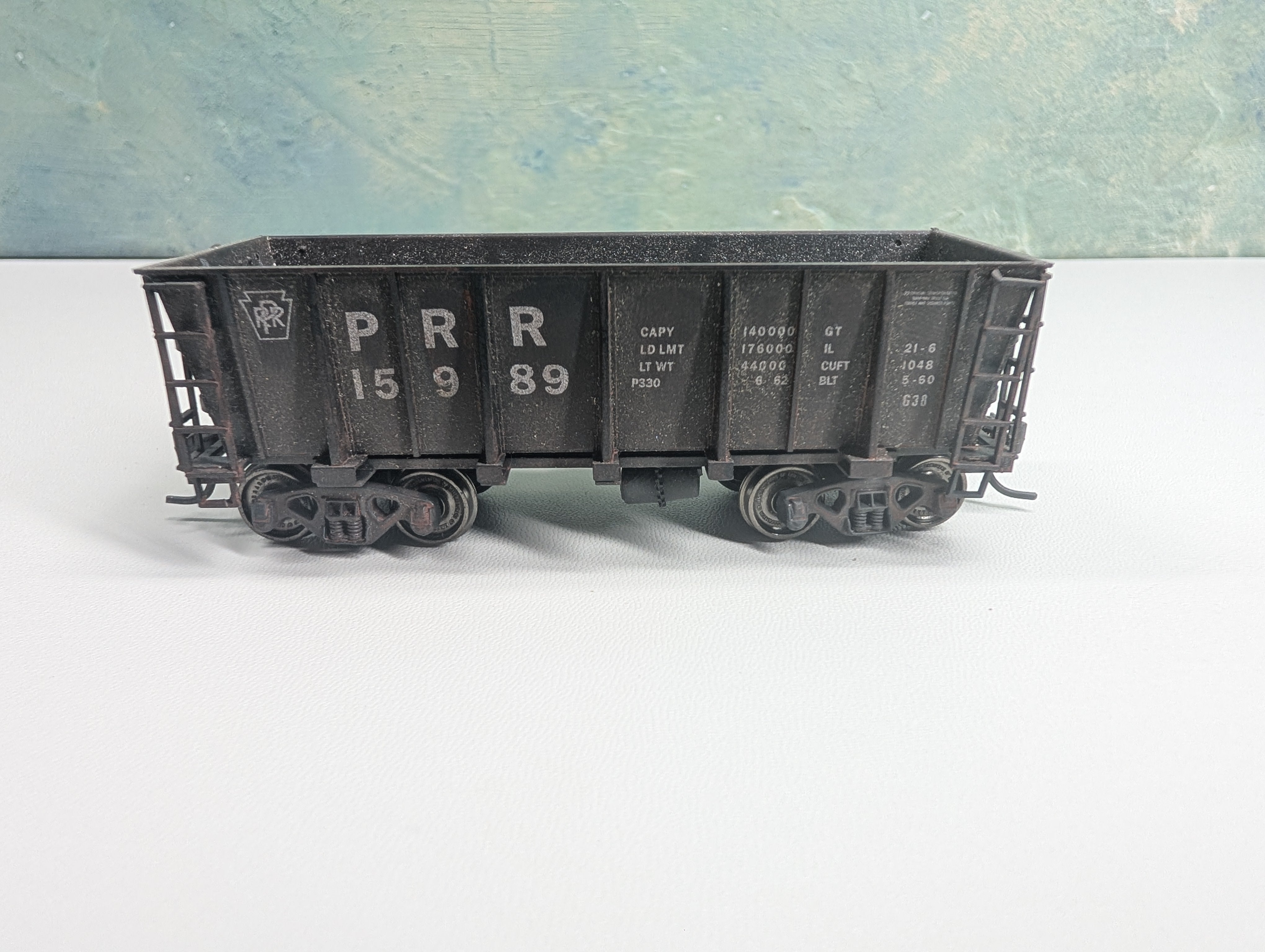 USED Roundhouse HO Scale Lo-Side Ore Car Pennsylvania PRR #15989 Metal Wheels, Weathered