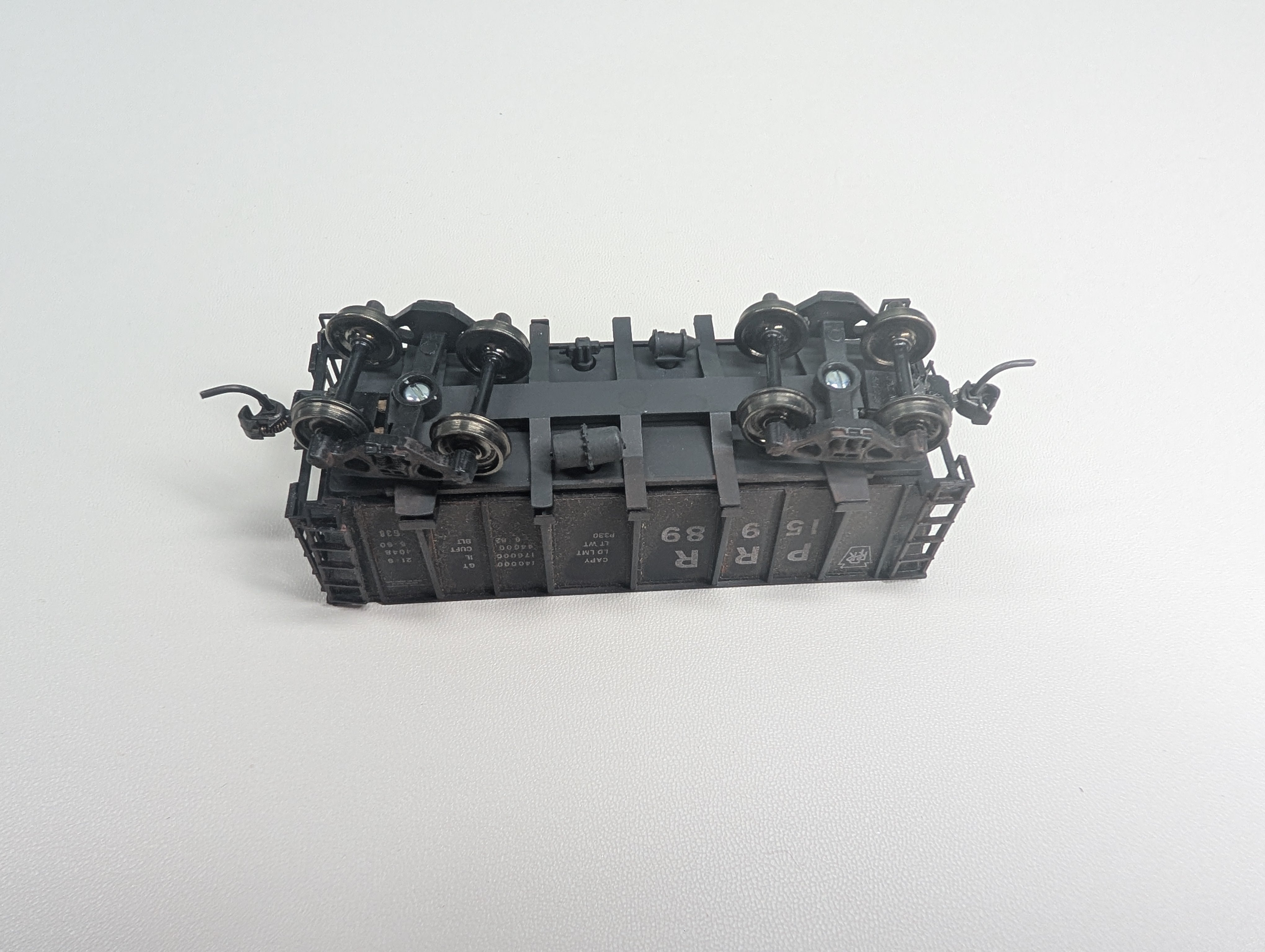 USED Roundhouse HO Scale Lo-Side Ore Car Pennsylvania PRR #15989 Metal Wheels, Weathered