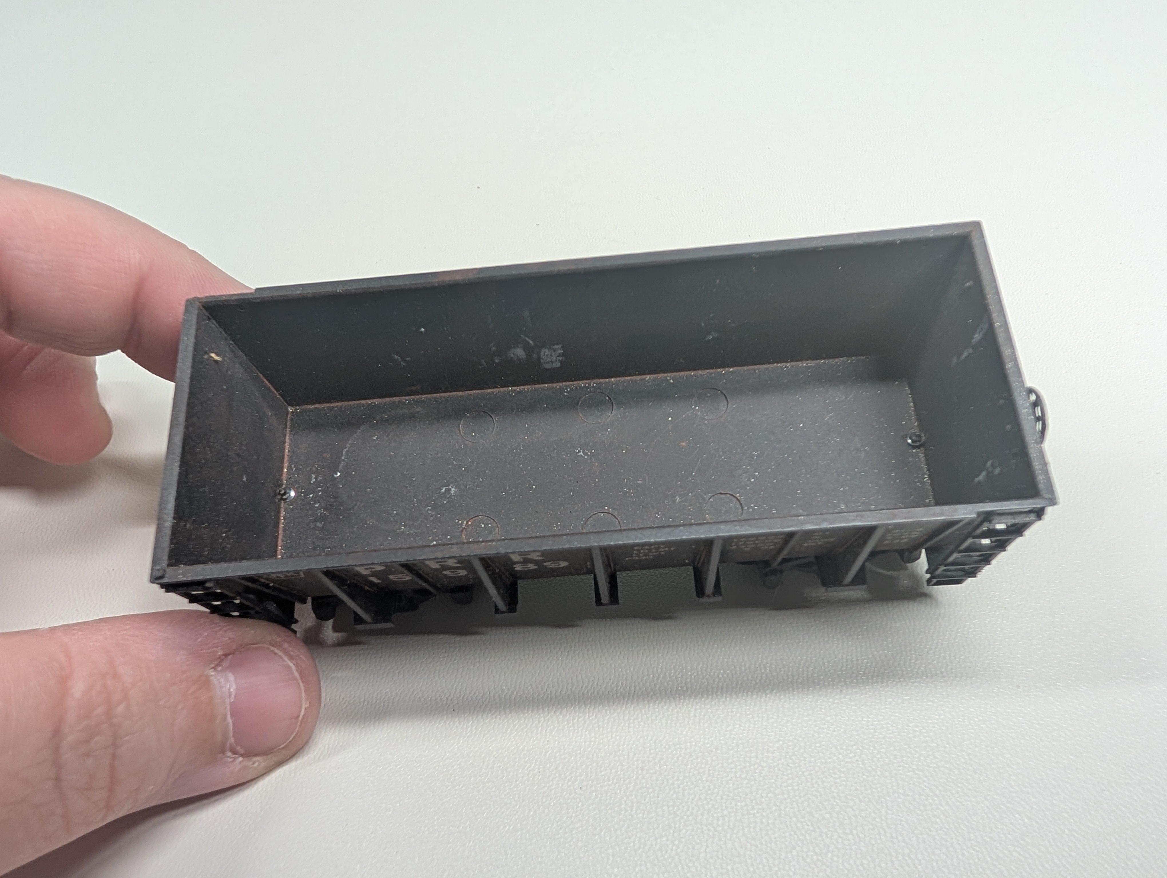 USED Roundhouse HO Scale Lo-Side Ore Car Pennsylvania PRR #15989 Metal Wheels, Weathered