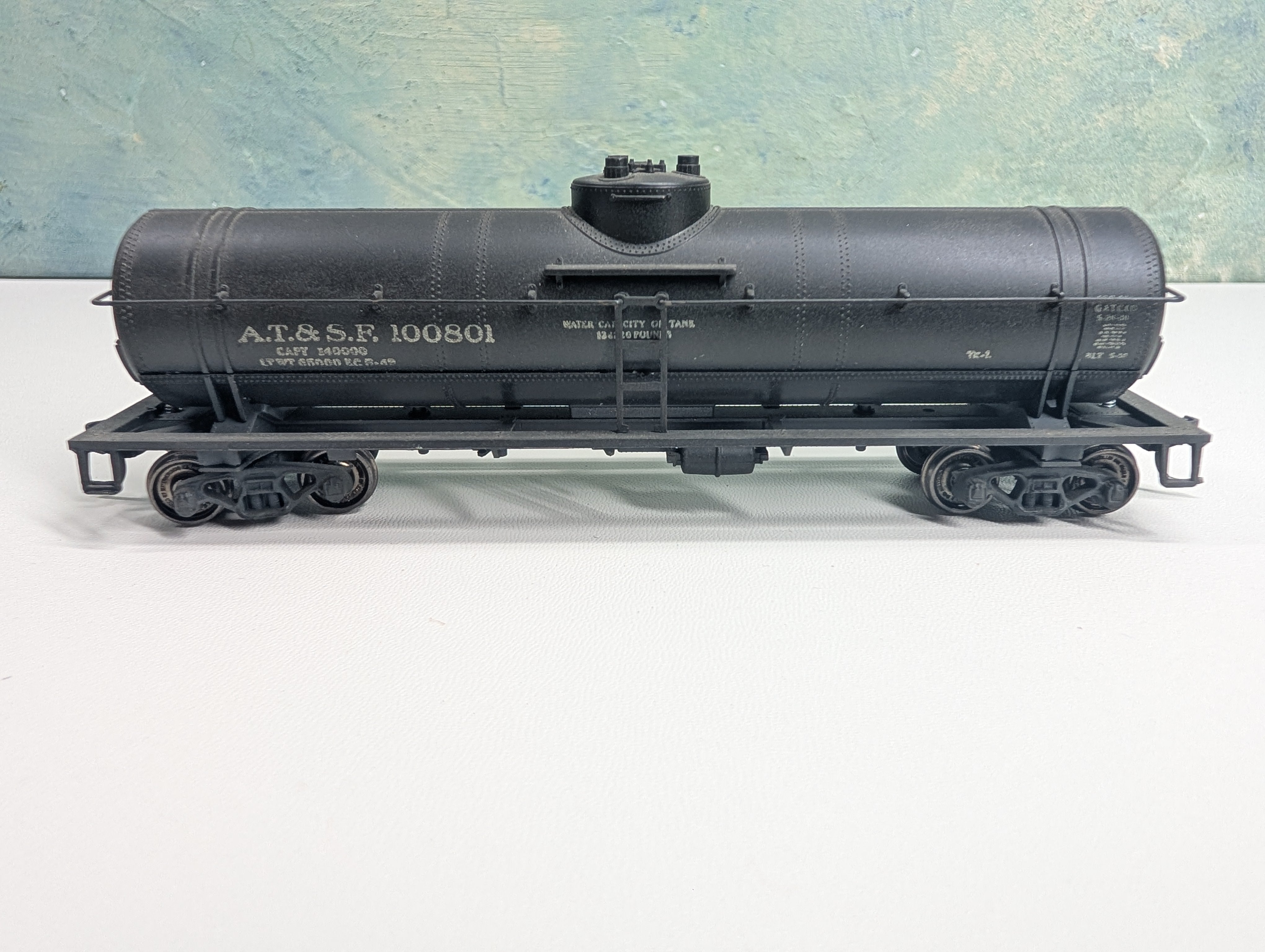 USED Athearn HO Scale Single Dome Tank Car Santa Fe ATSF #100801 Weathered, Metal Wheels