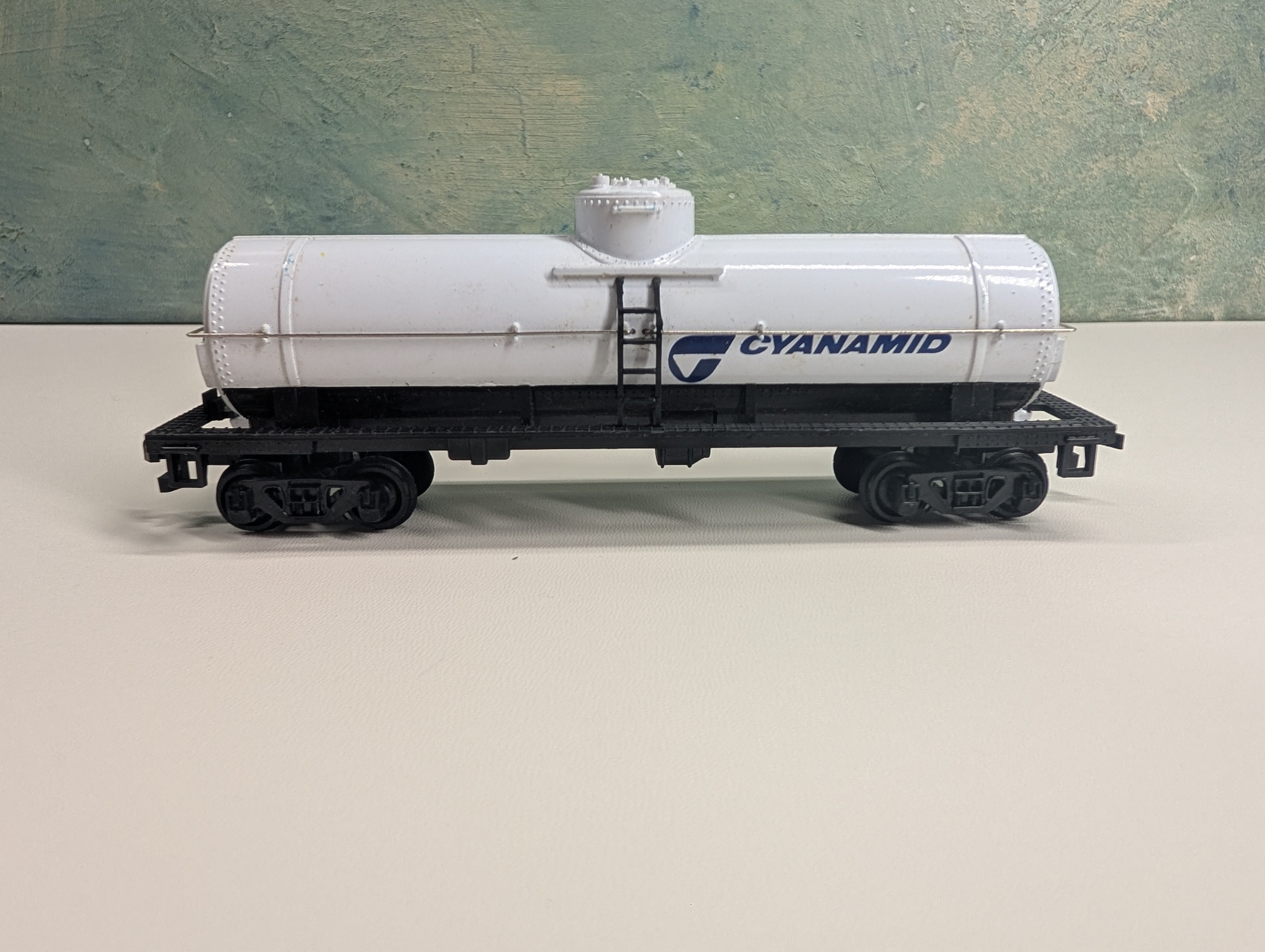 USED Bachmann HO Scale Single Dome Tank Car Cyanamid