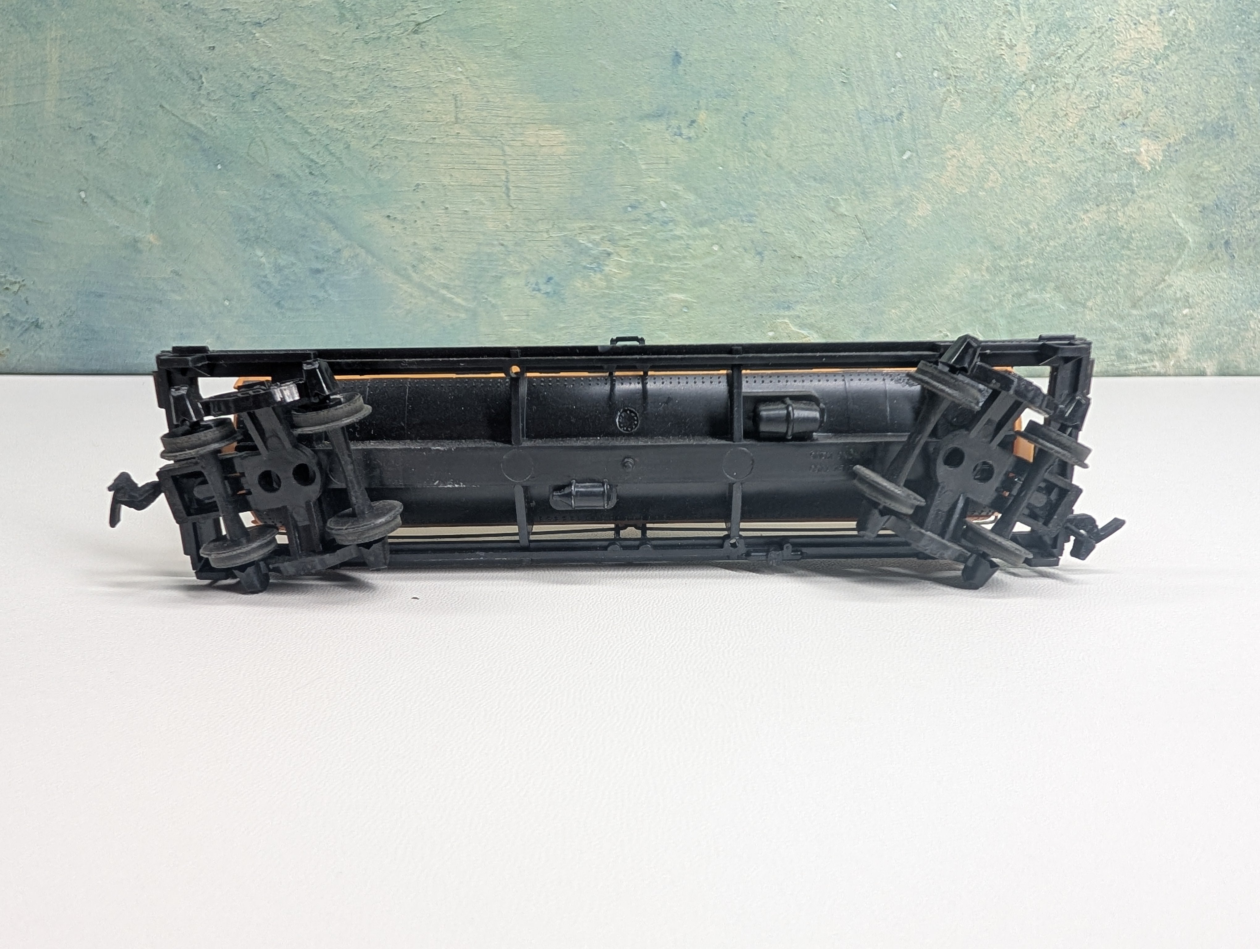 USED Tyco HO Scale Single Dome Tank Car Shell