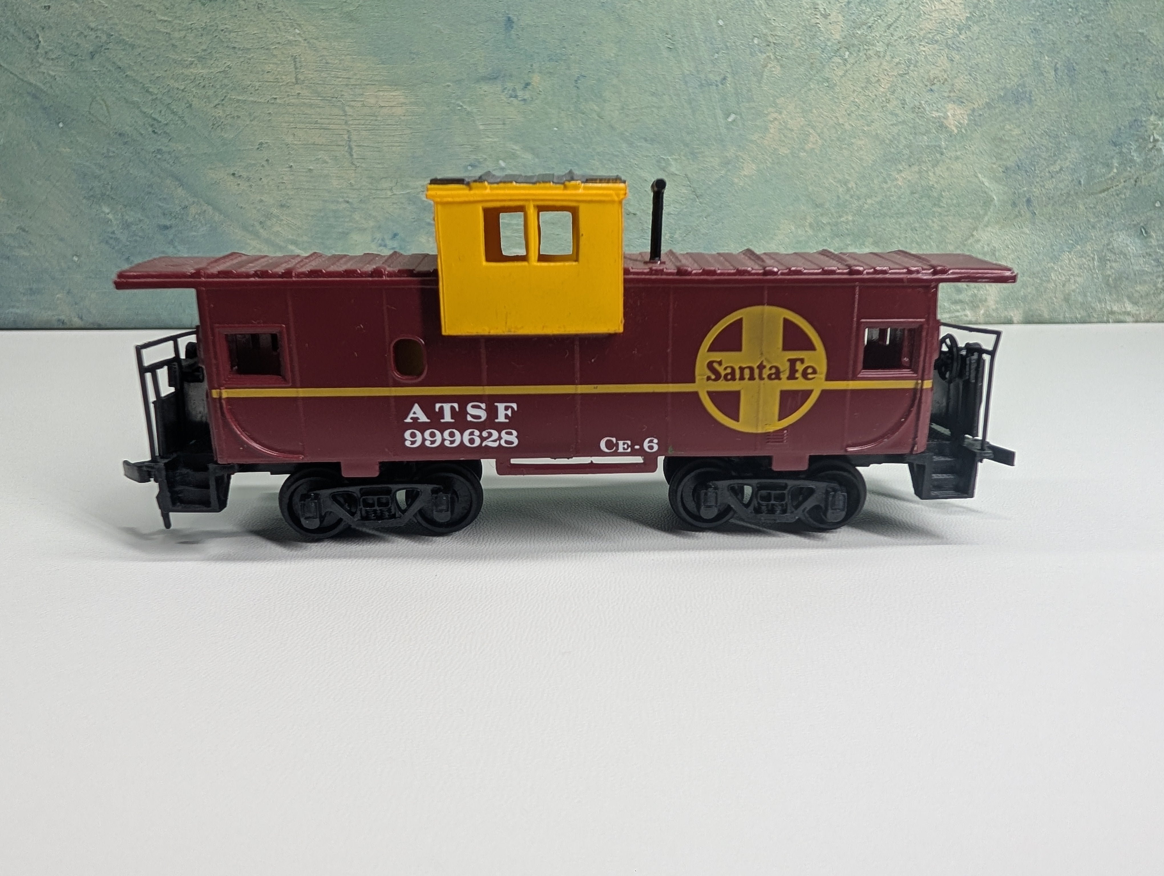 USED HO Scale Caboose Santa Fe ATSF #999628