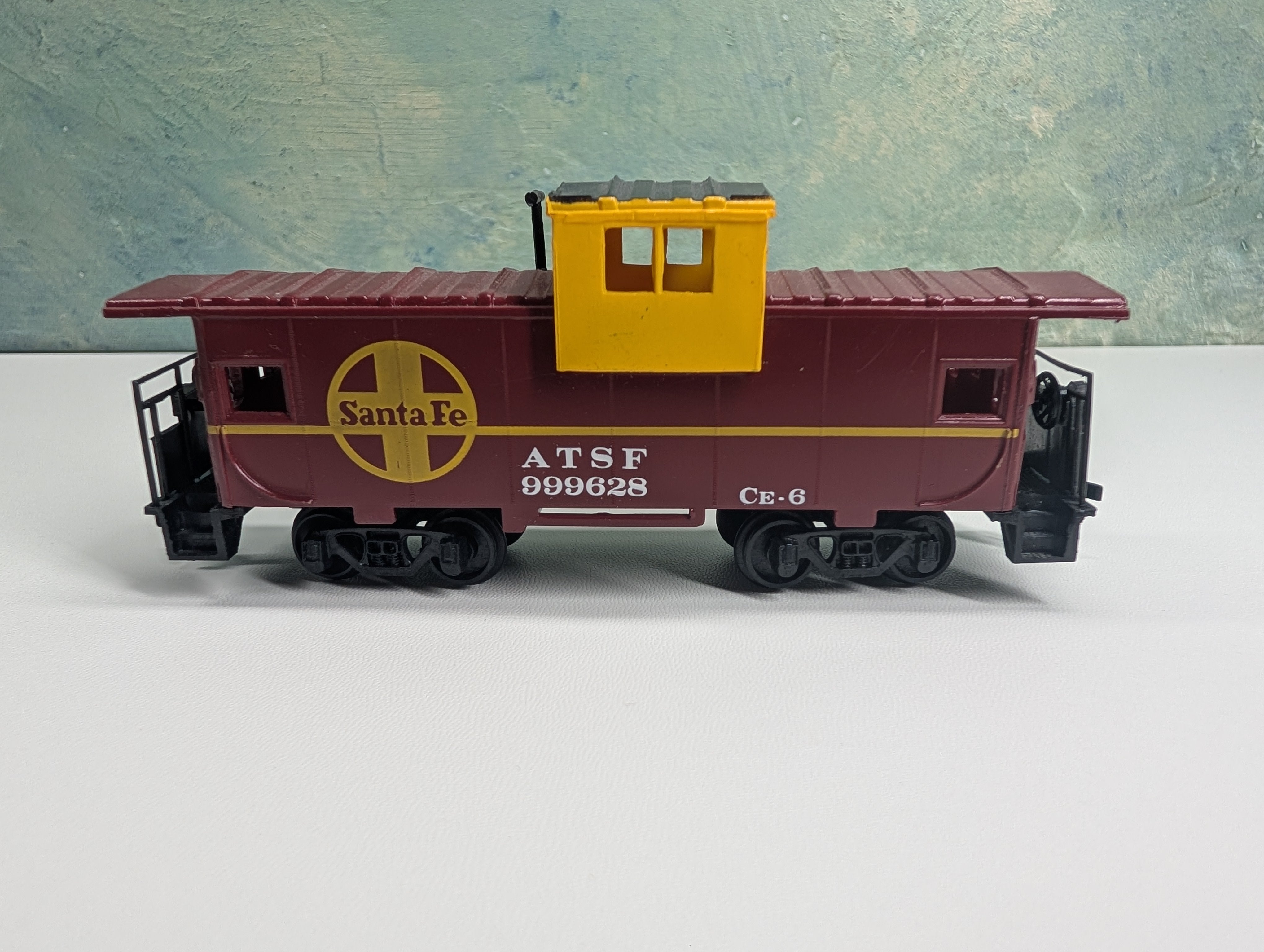 USED HO Scale Caboose Santa Fe ATSF #999628