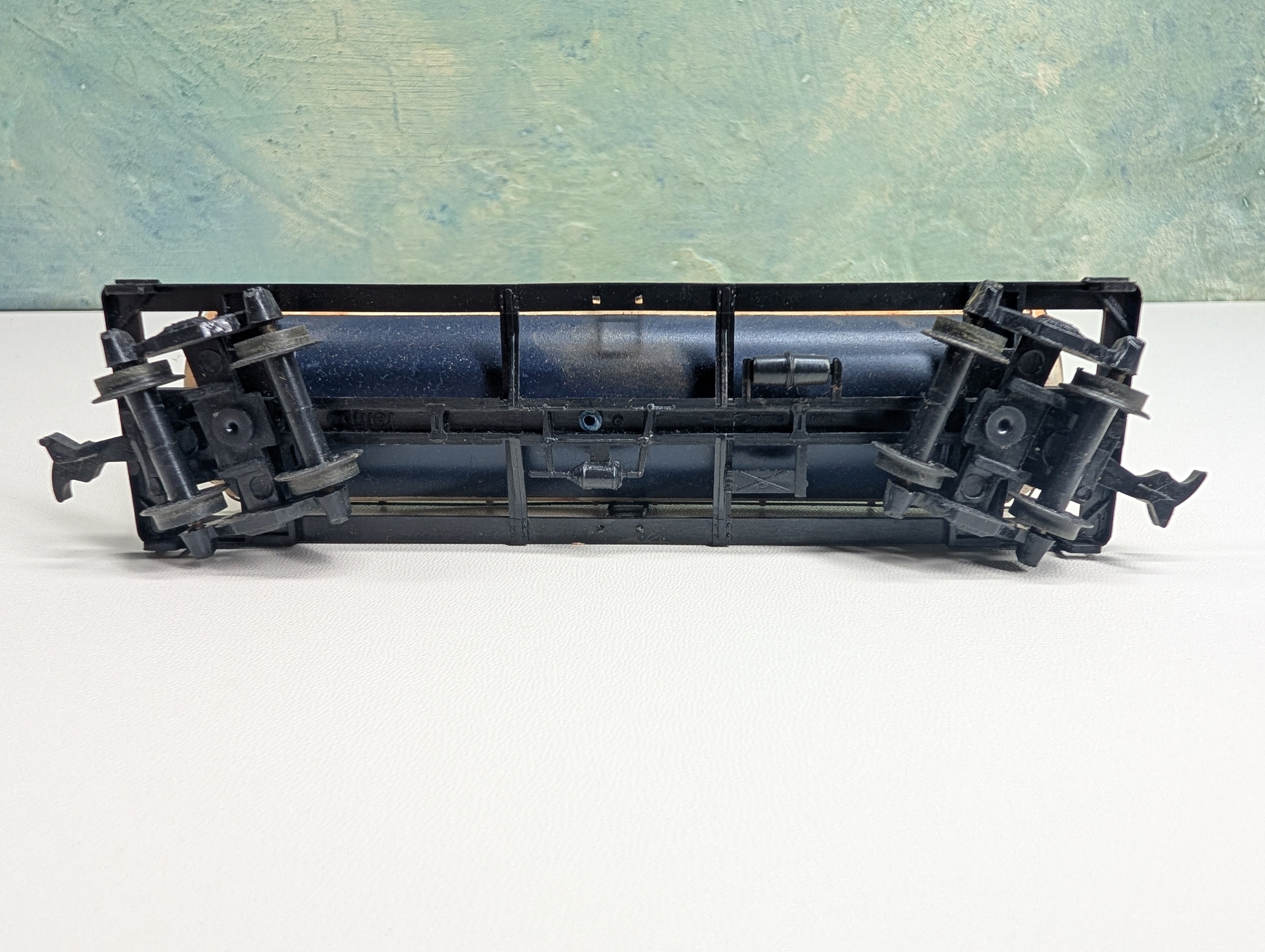 USED HO Scale Weathered Tank Car Mobil MOBX #11123