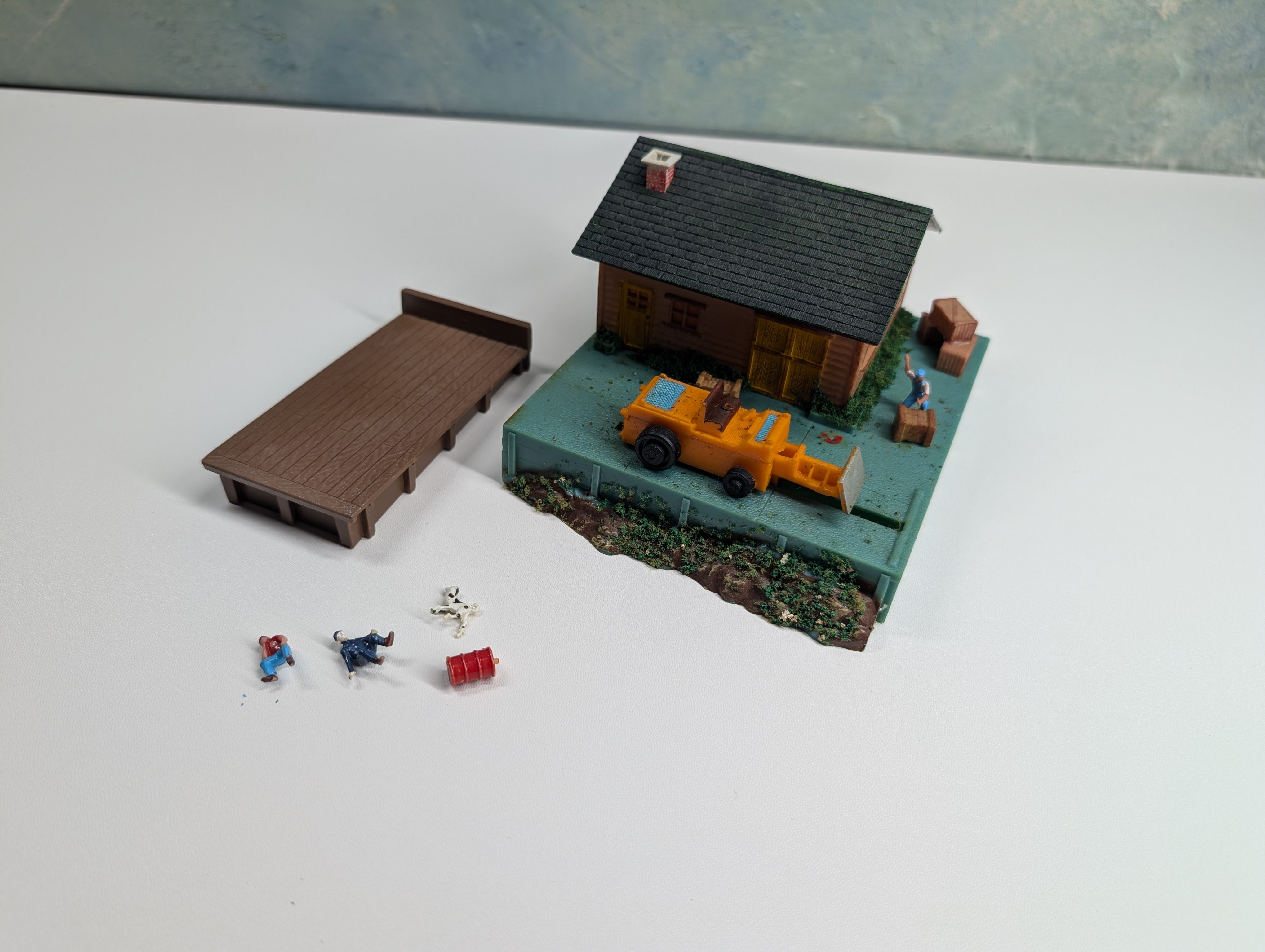 USED Tyco 931 HO Scale Freight Unloading Depot