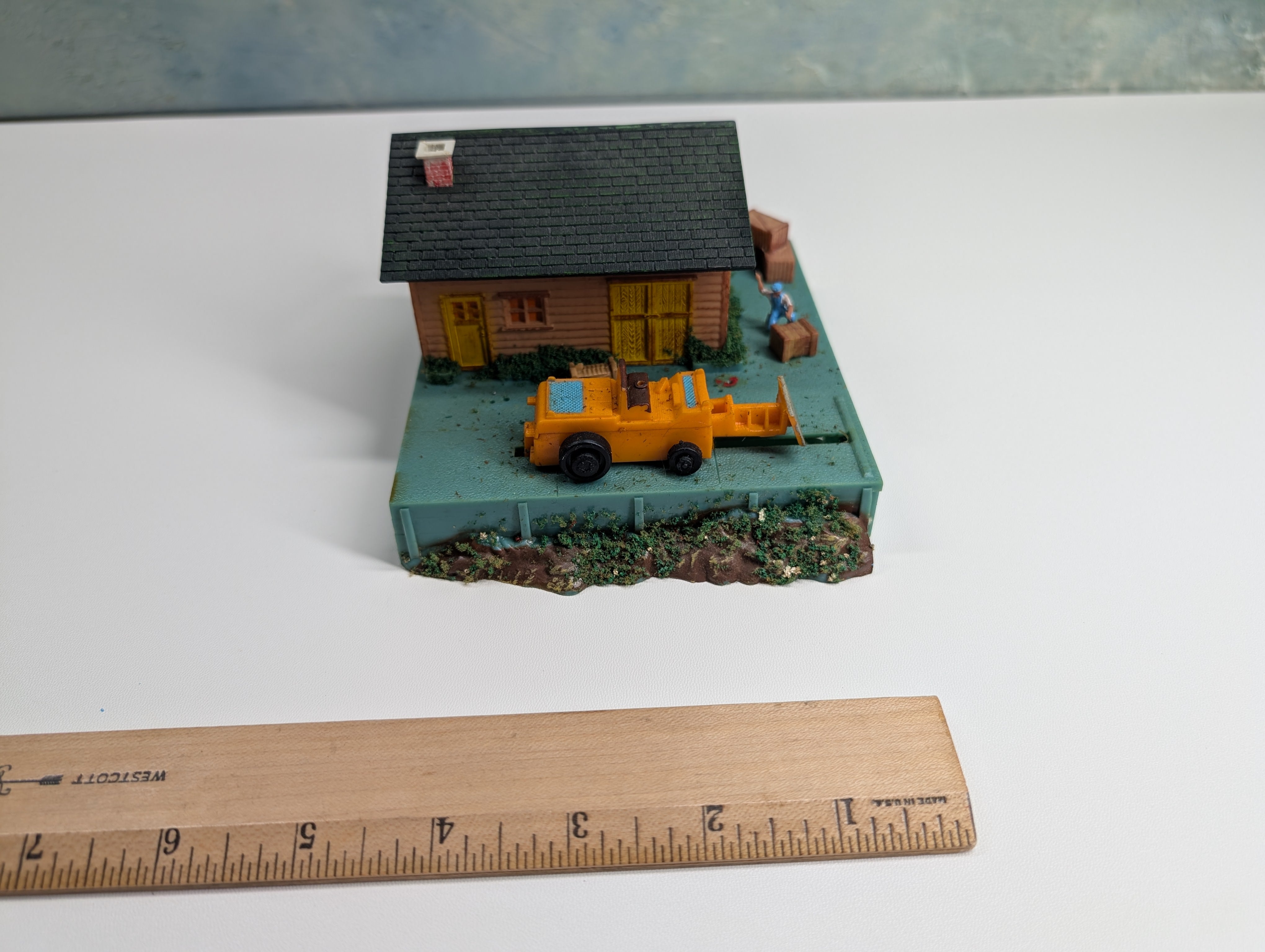 USED Tyco 931 HO Scale Freight Unloading Depot