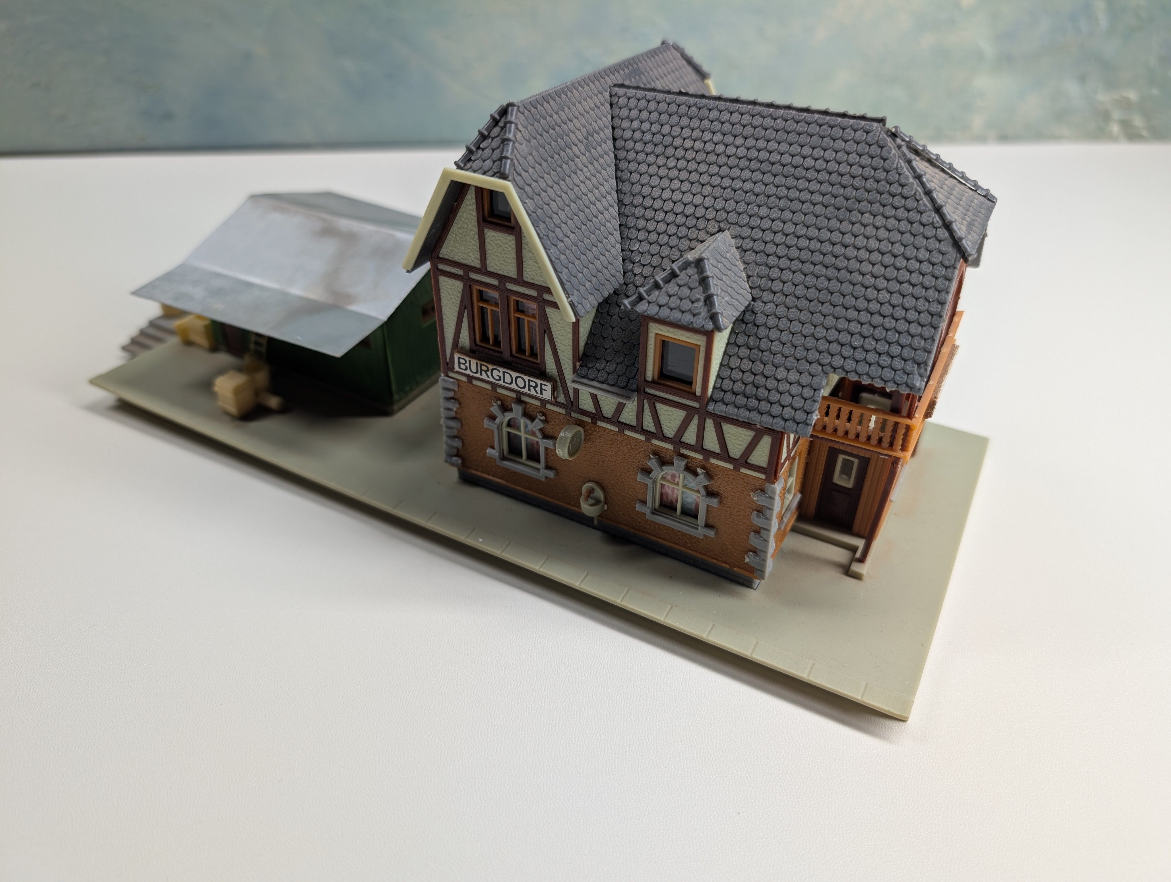 USED Faller 101 HO Scale Burgdorf Train Station