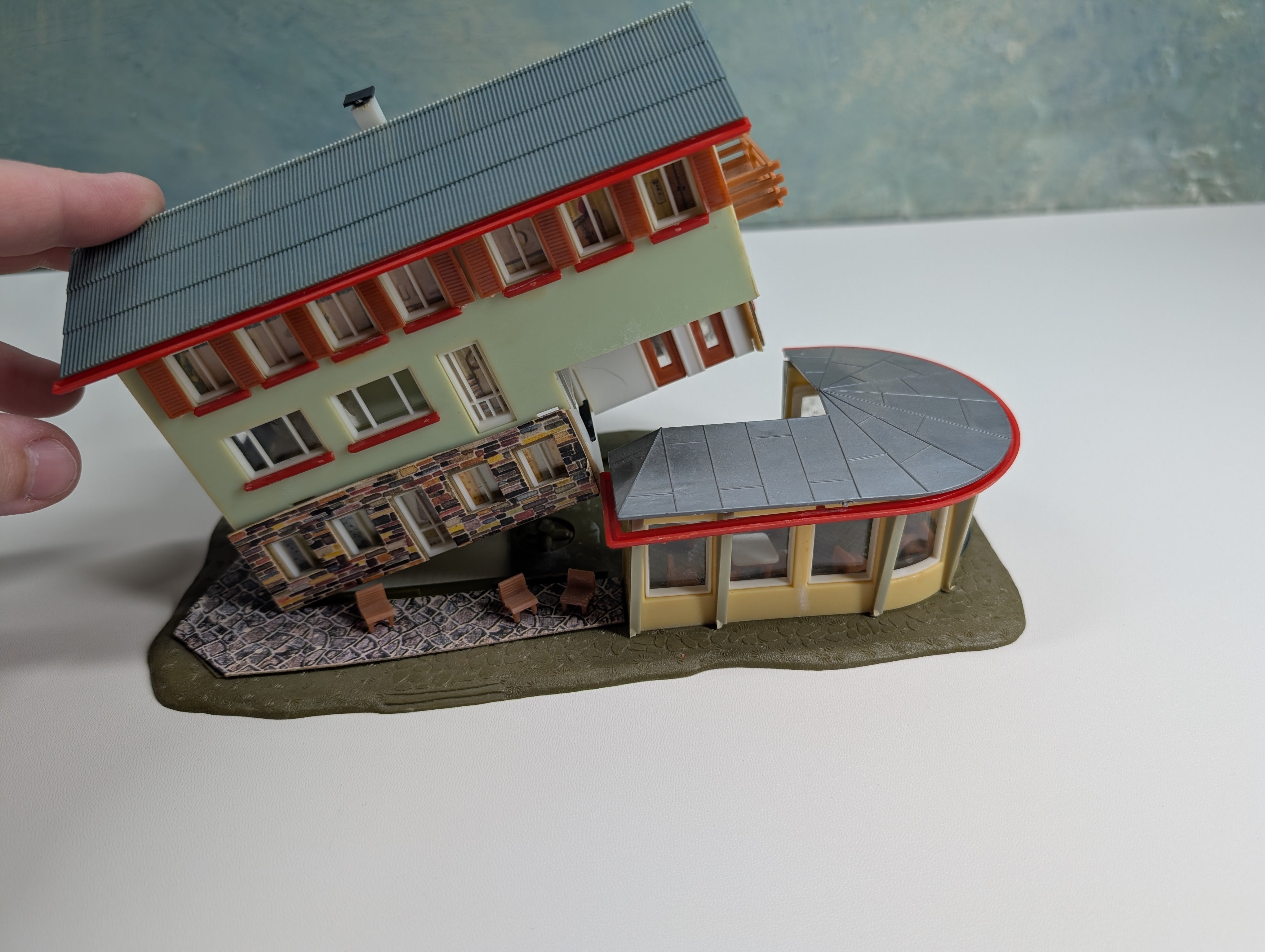 USED Faller 21901 HO Scale Hotel Cafe