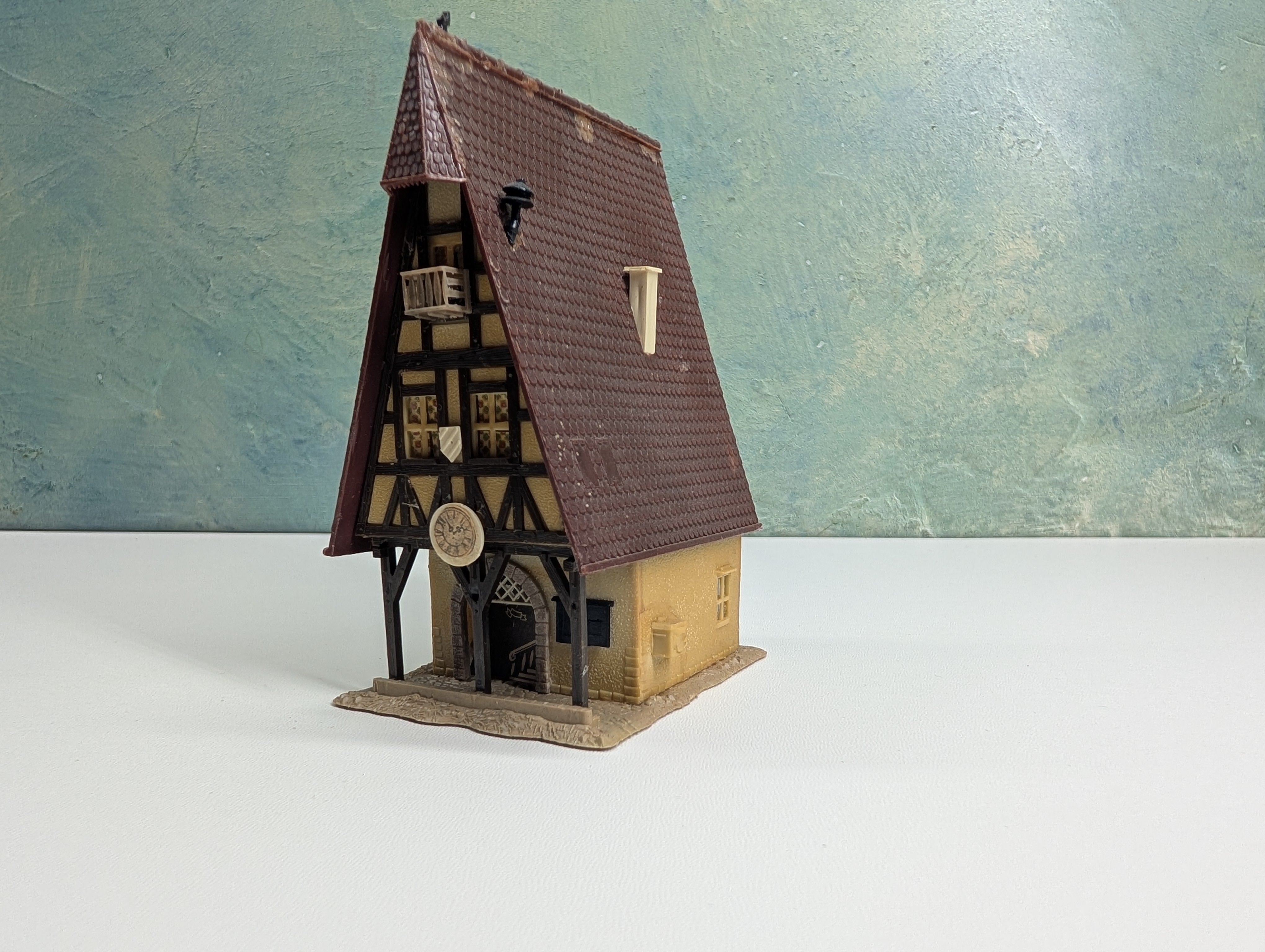 USED WIAD 1035 HO Scale Ancient Town Hall Building