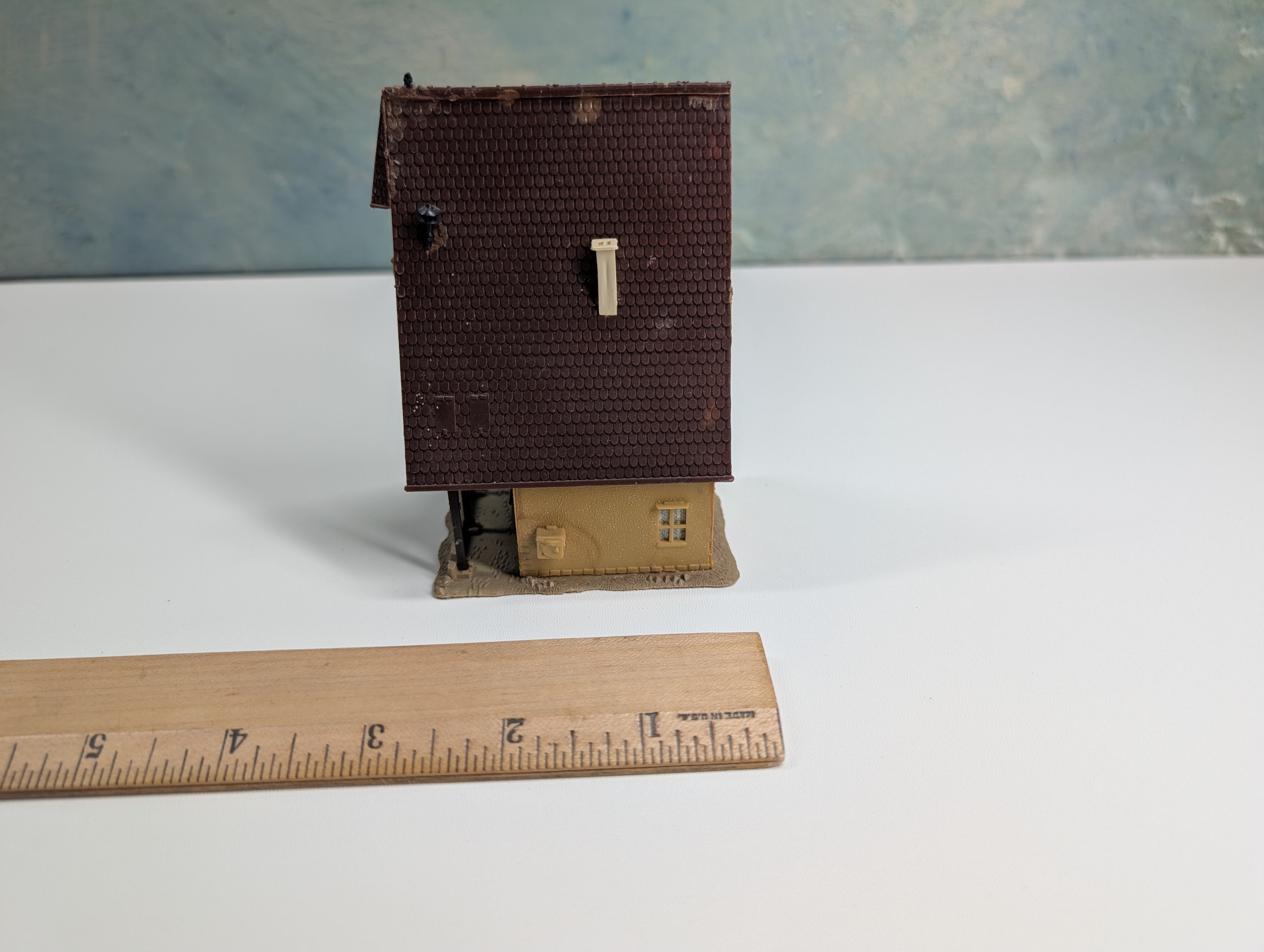 USED WIAD 1035 HO Scale Ancient Town Hall Building