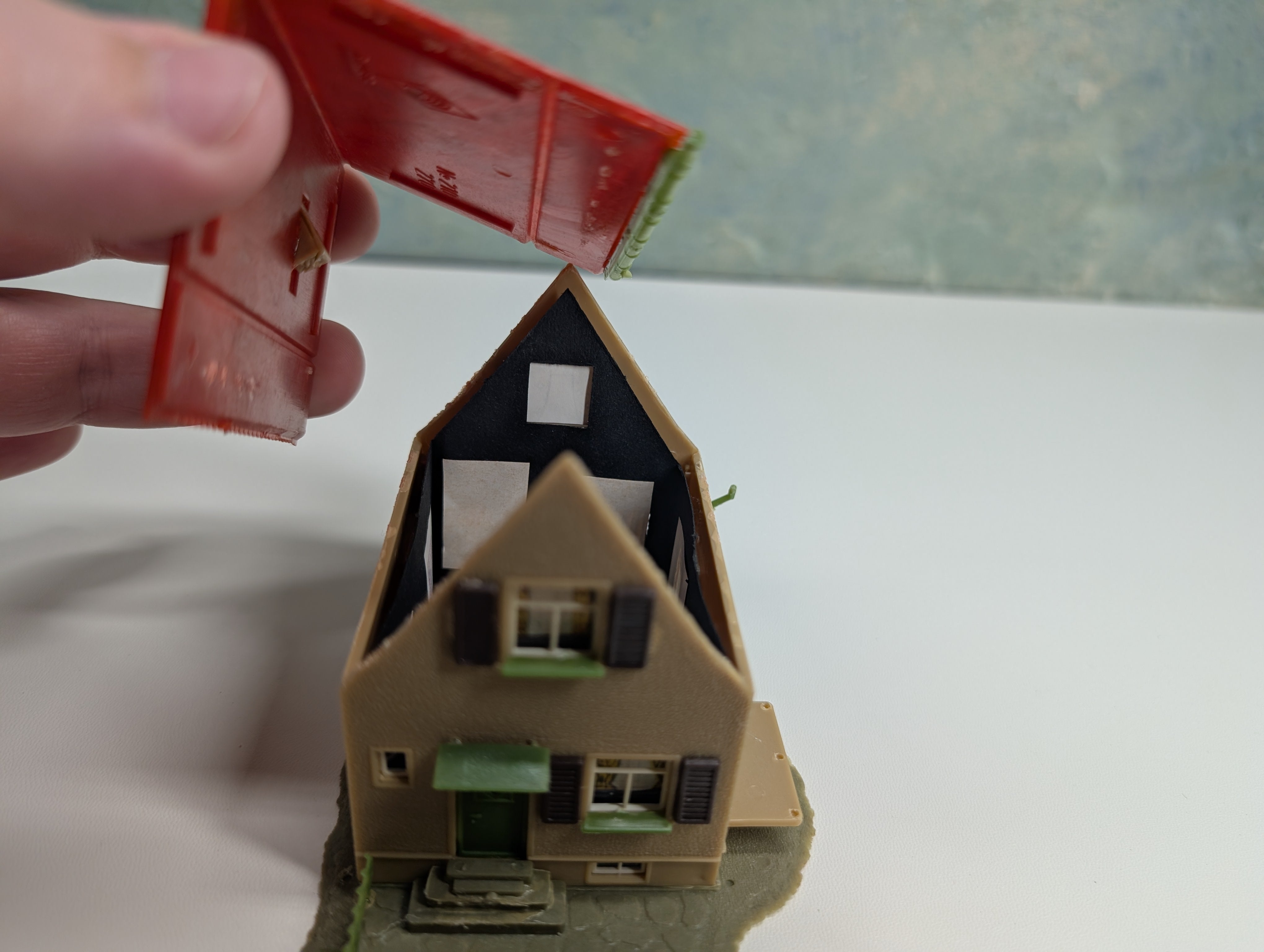 USED Faller HO Scale Small Home, Cottage with Red Roof