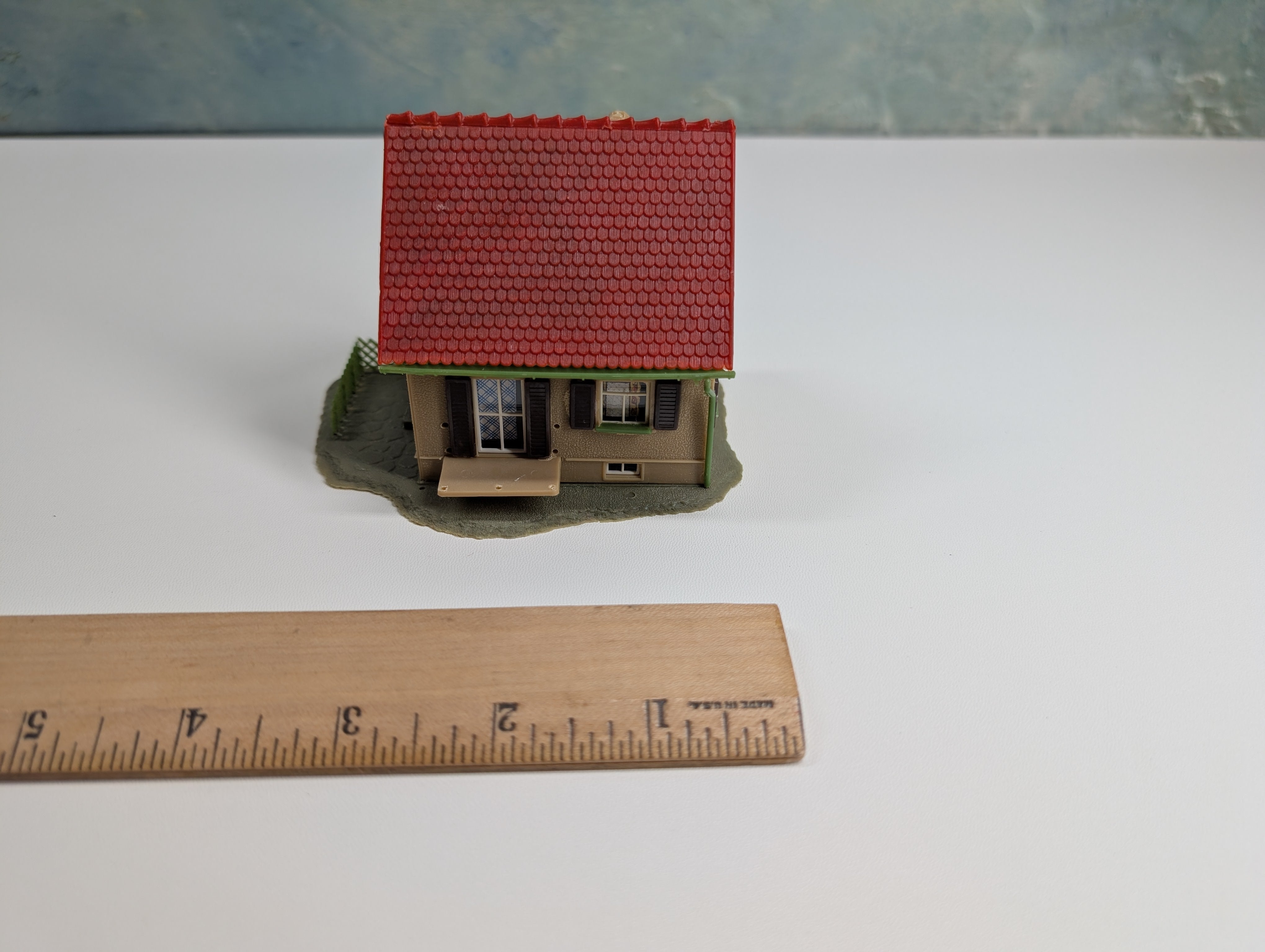 USED Faller HO Scale Small Home, Cottage with Red Roof