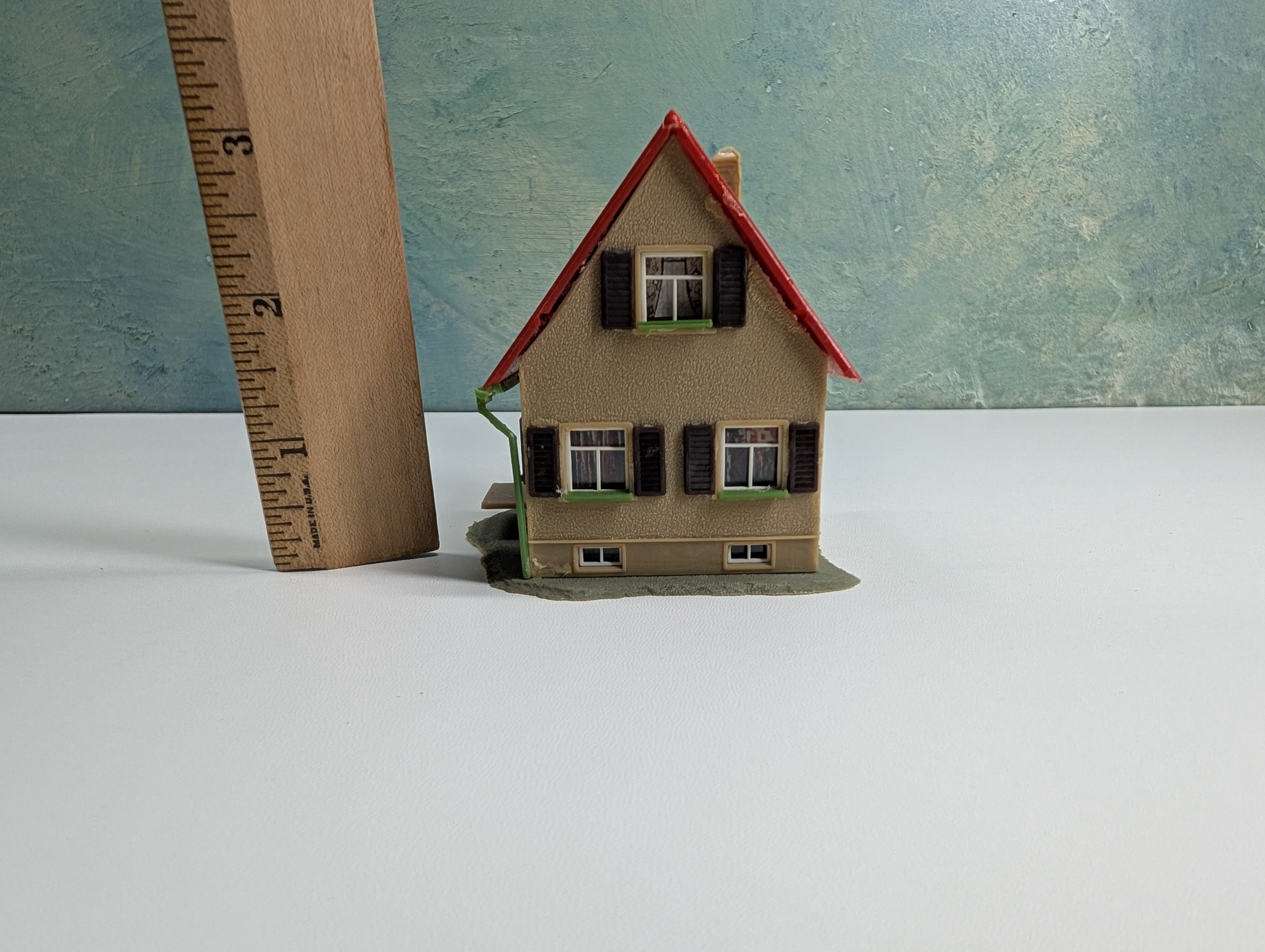 USED Faller HO Scale Small Home, Cottage with Red Roof