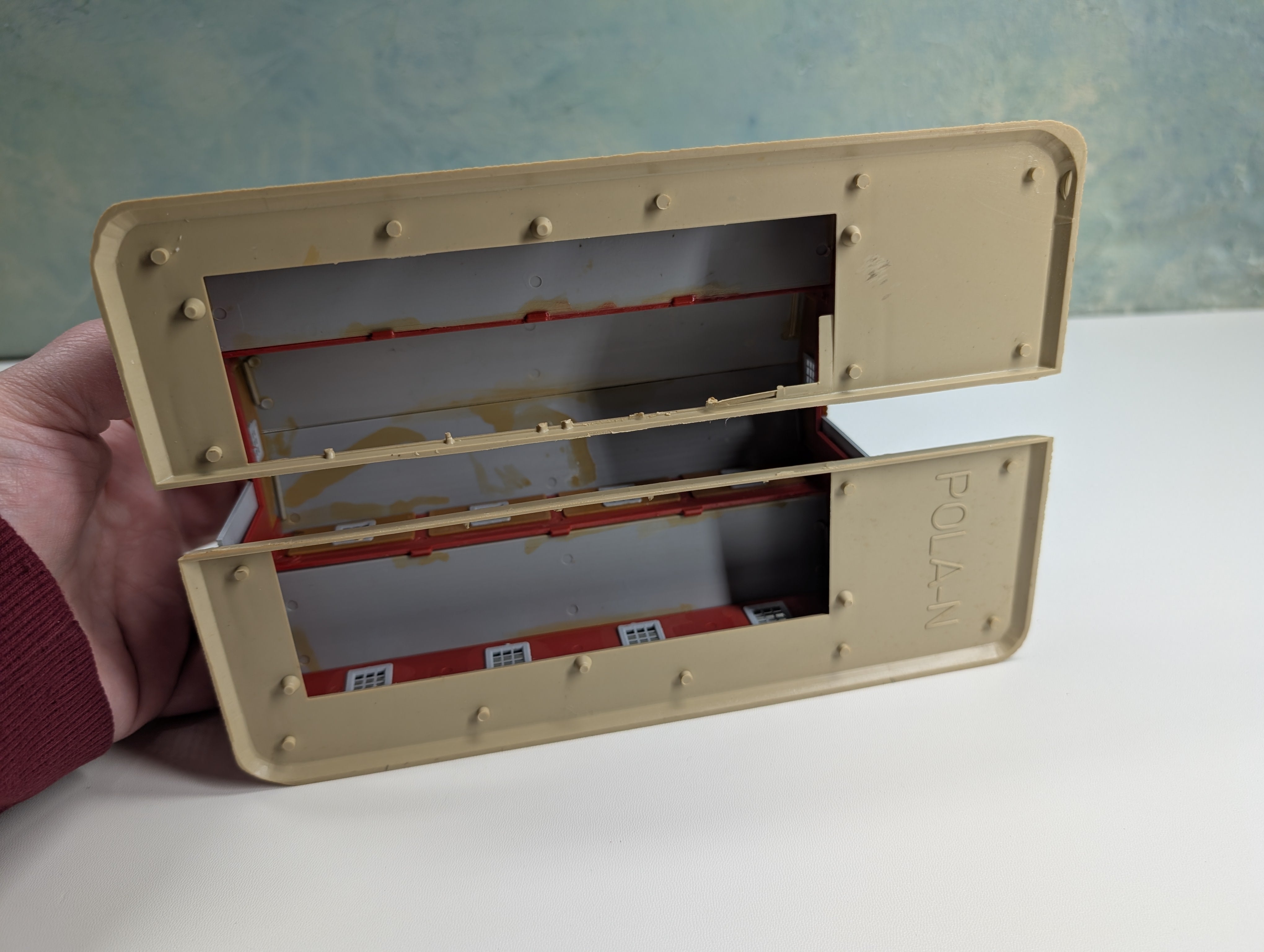 USED Pola N Scale Single Stall Locomotive Workshop