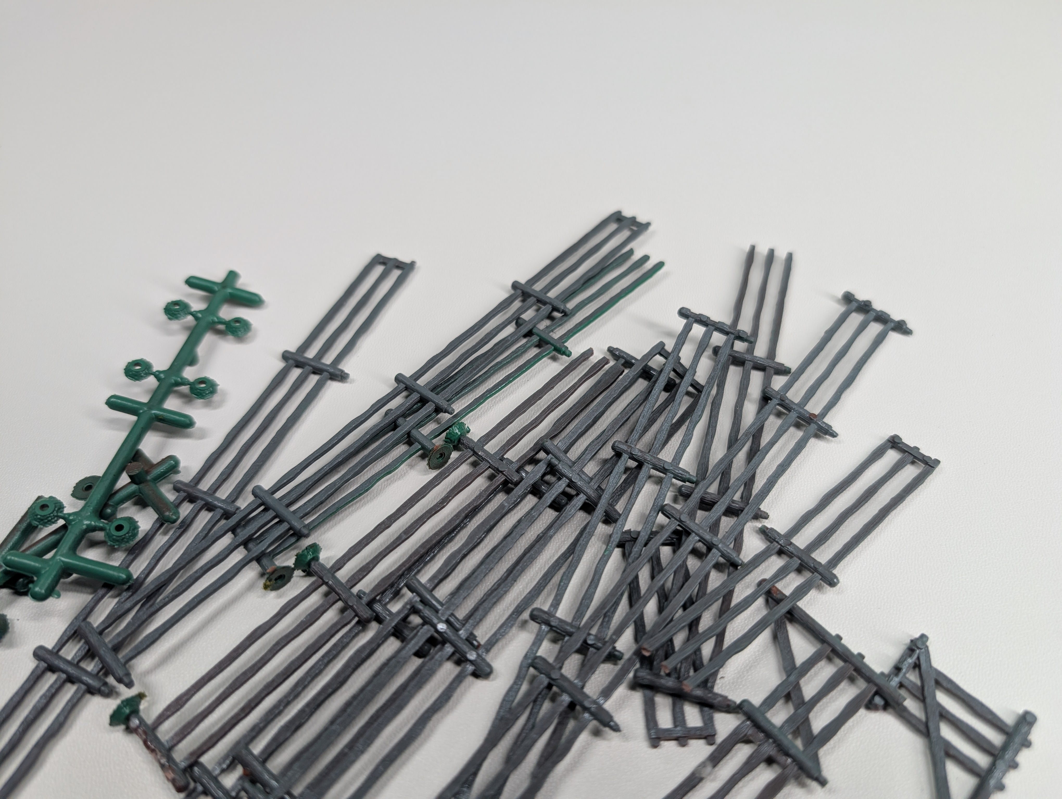 USED Atlas HO Scale Rustic Fence