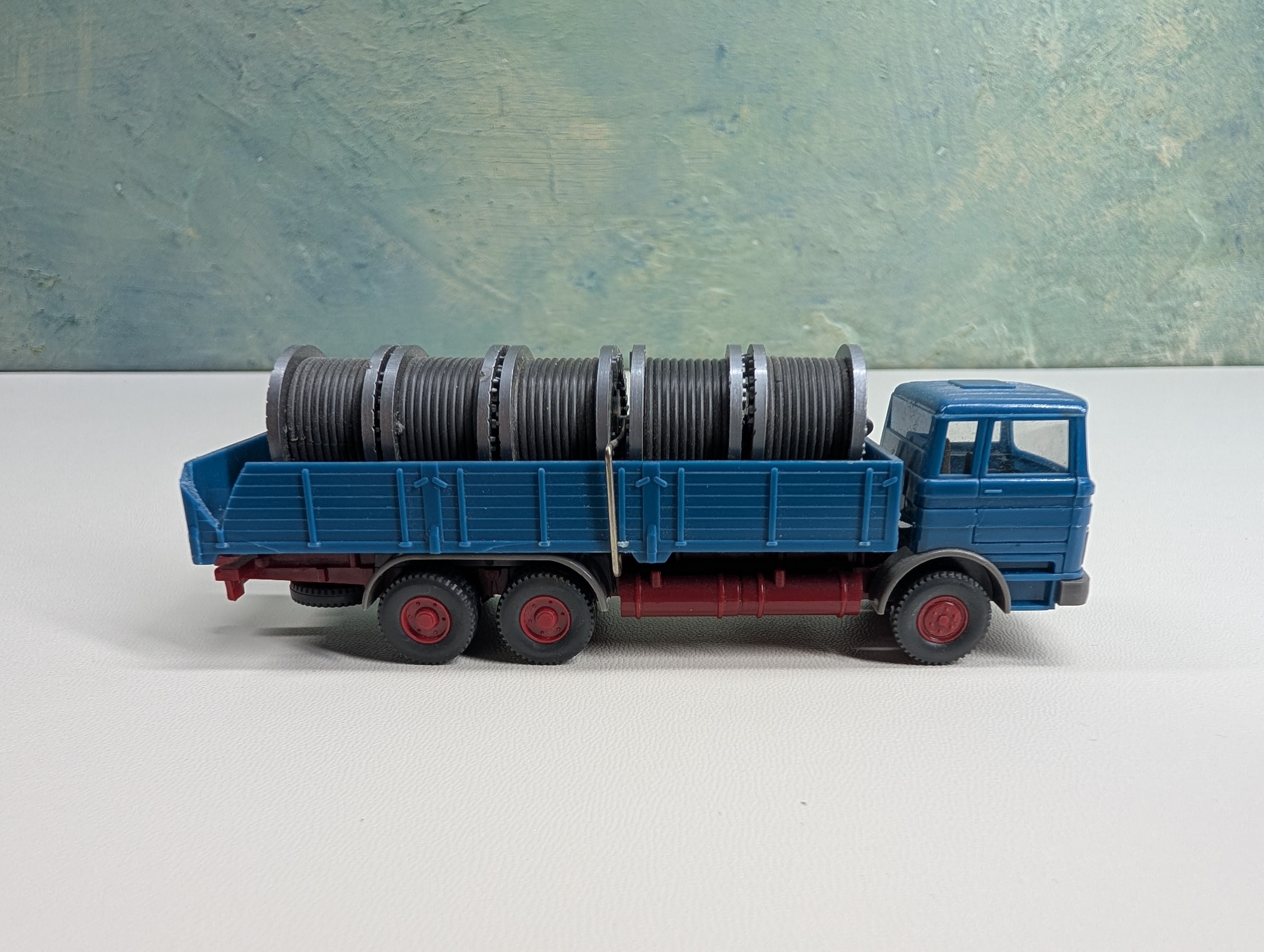 USED Wiking HO Scale Delivery Truck w/ Spool Load Mercedes Benz