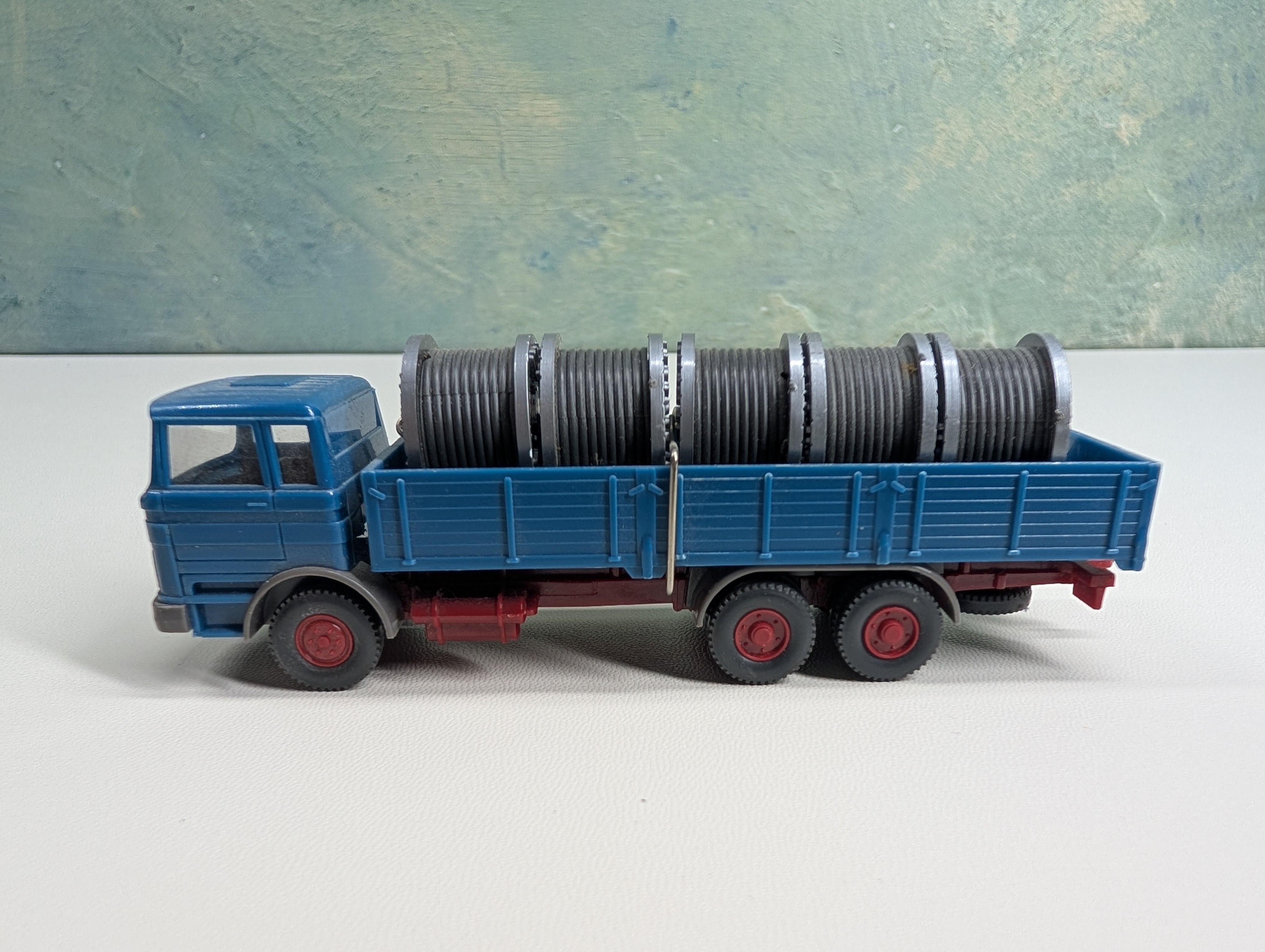 USED Wiking HO Scale Delivery Truck w/ Spool Load Mercedes Benz